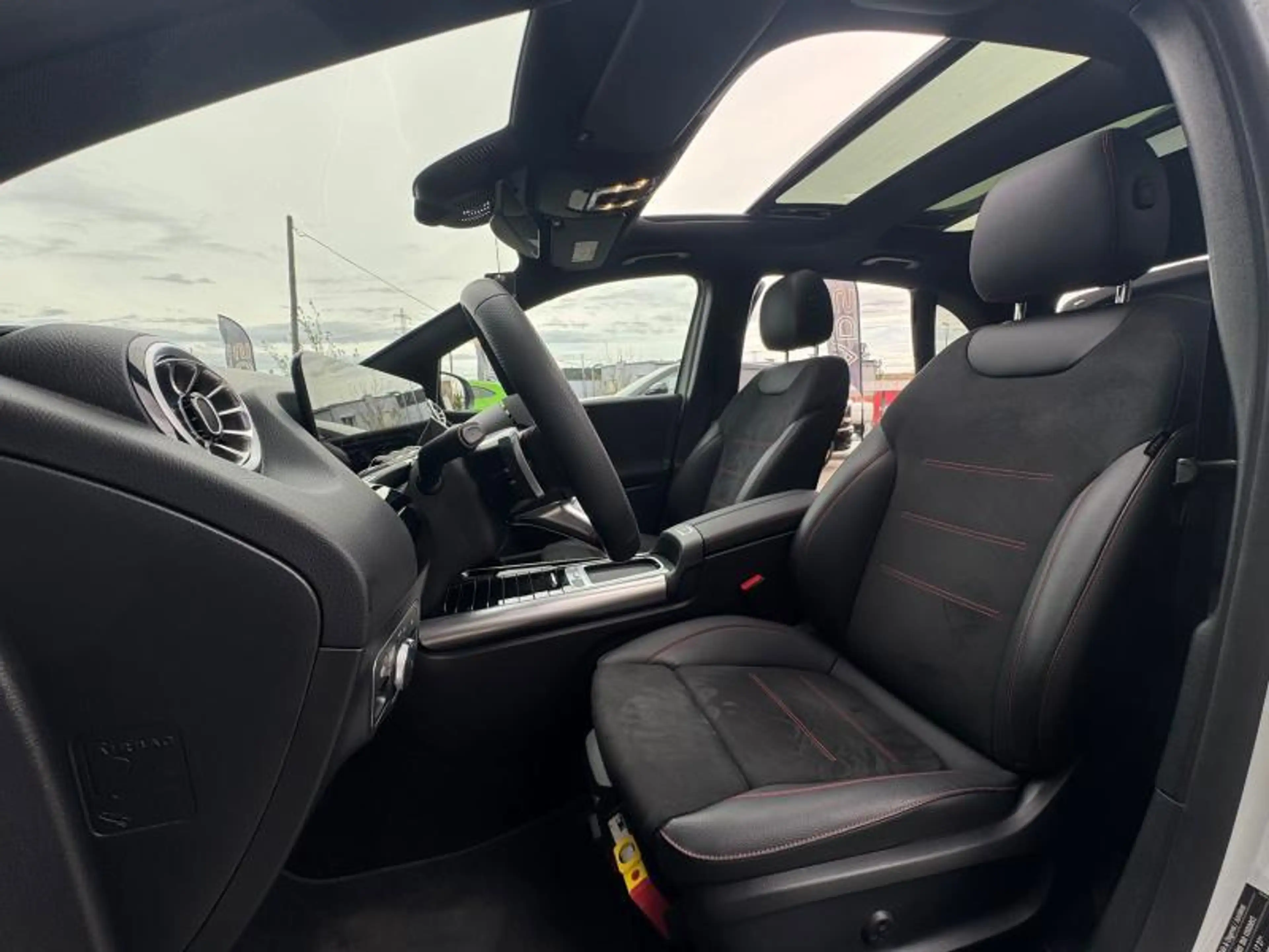 Mercedes-Benz B 180 Classe B 180d AMG Line/2.0 116ch/Toit Ouvrant/ATH — photo 8