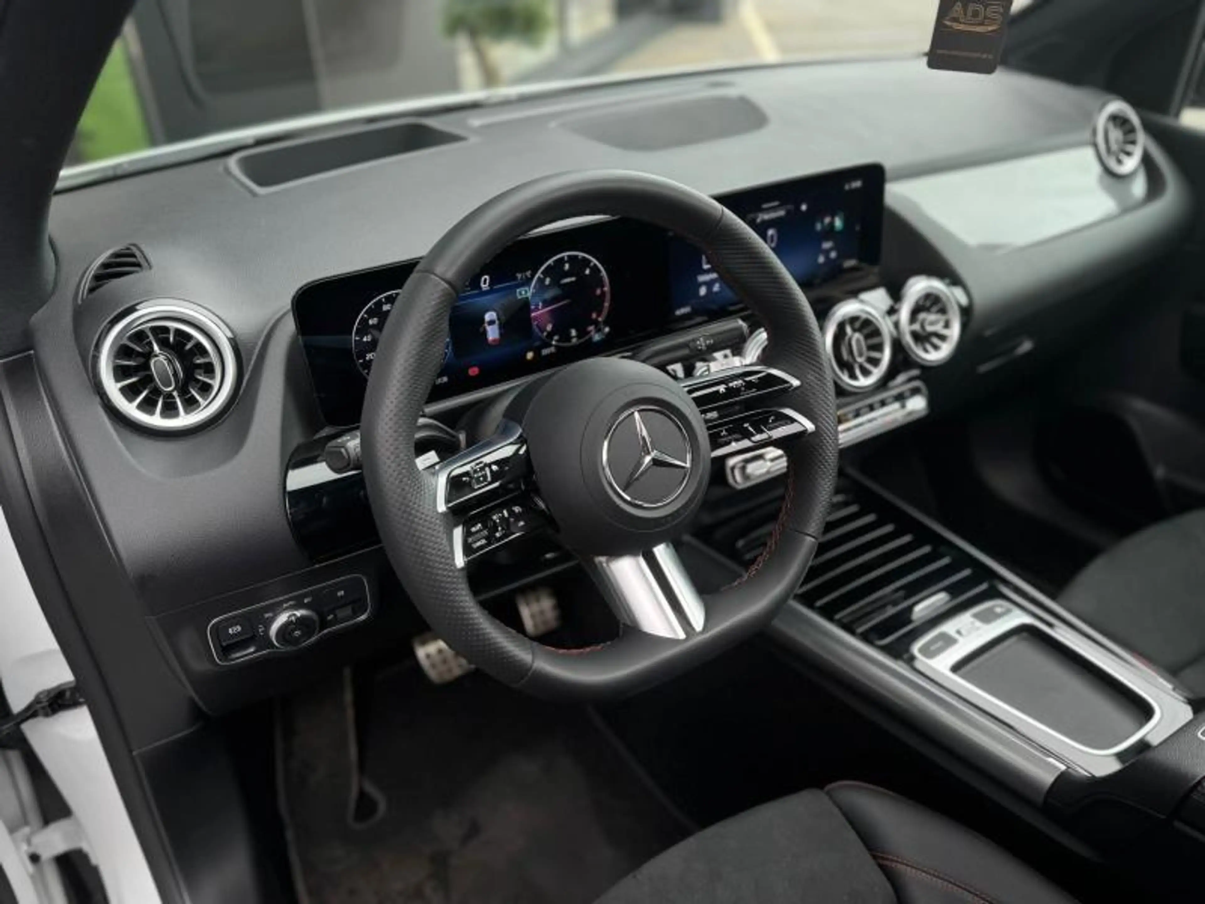 Mercedes-Benz B 180 Classe B 180d AMG Line/2.0 116ch/Toit Ouvrant/ATH — photo 6
