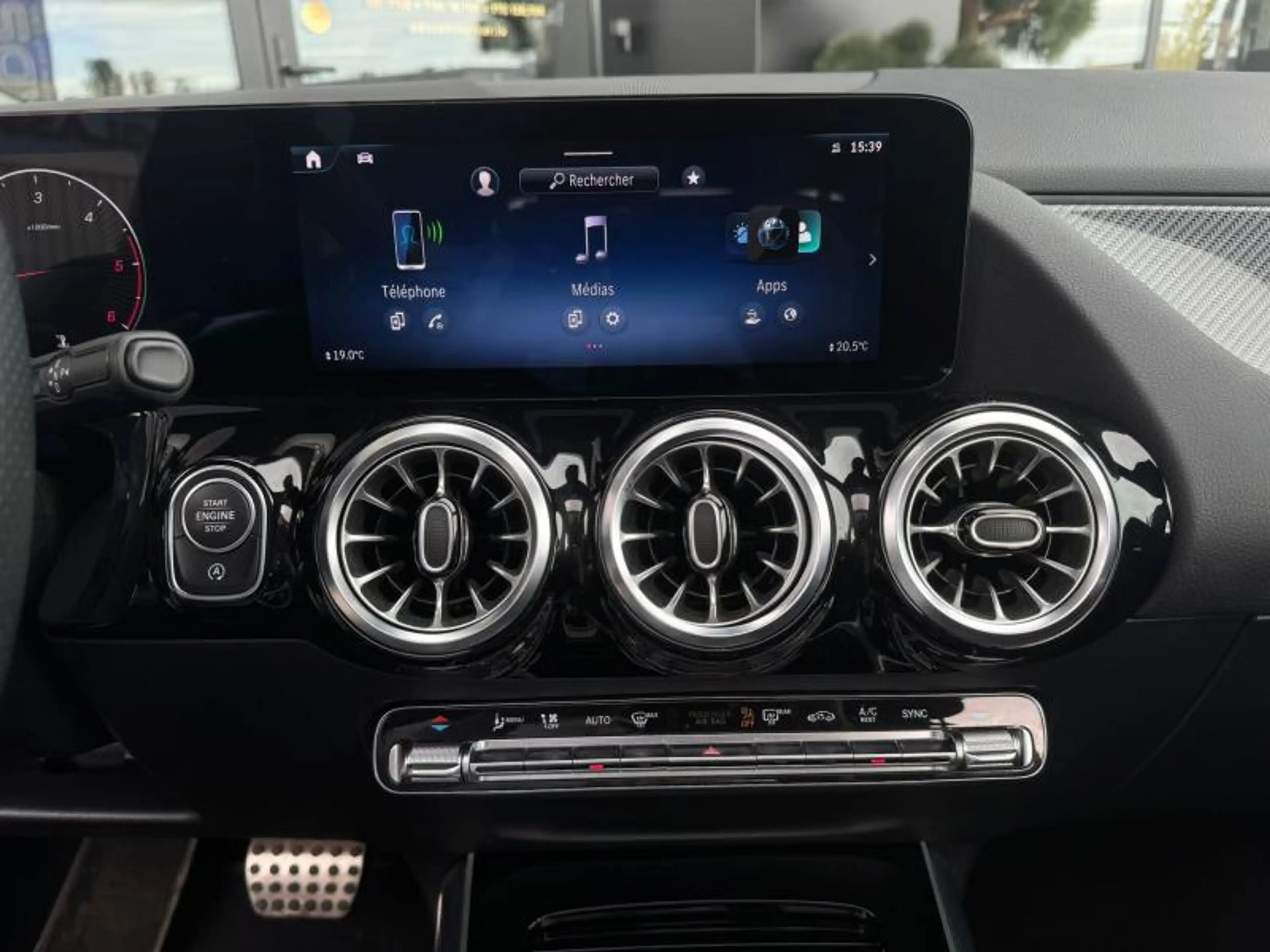 Mercedes-Benz B 180 Classe B 180d AMG Line/2.0 116ch/Toit Ouvrant/ATH — photo 12