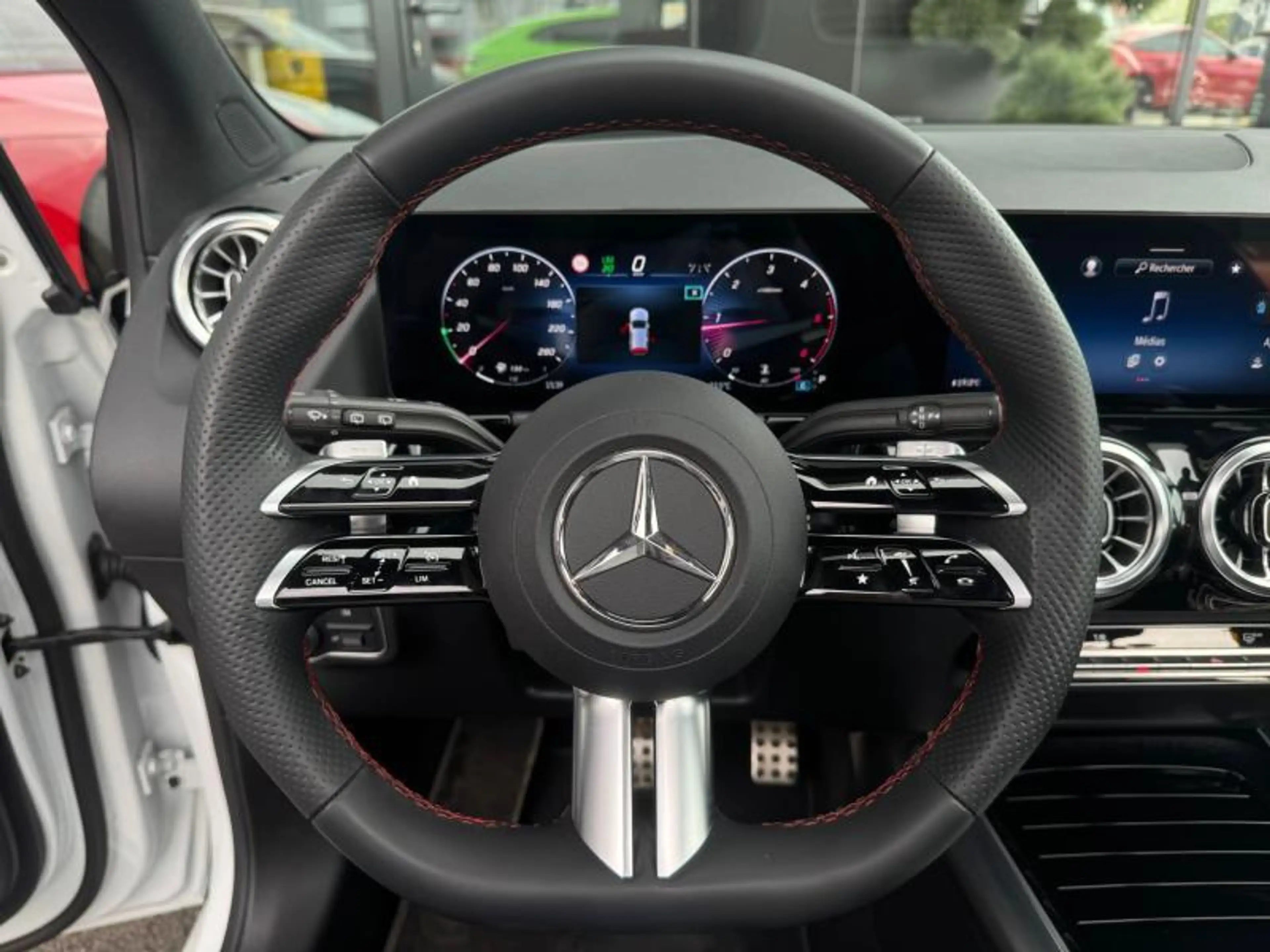 Mercedes-Benz B 180 Classe B 180d AMG Line/2.0 116ch/Toit Ouvrant/ATH — photo 10