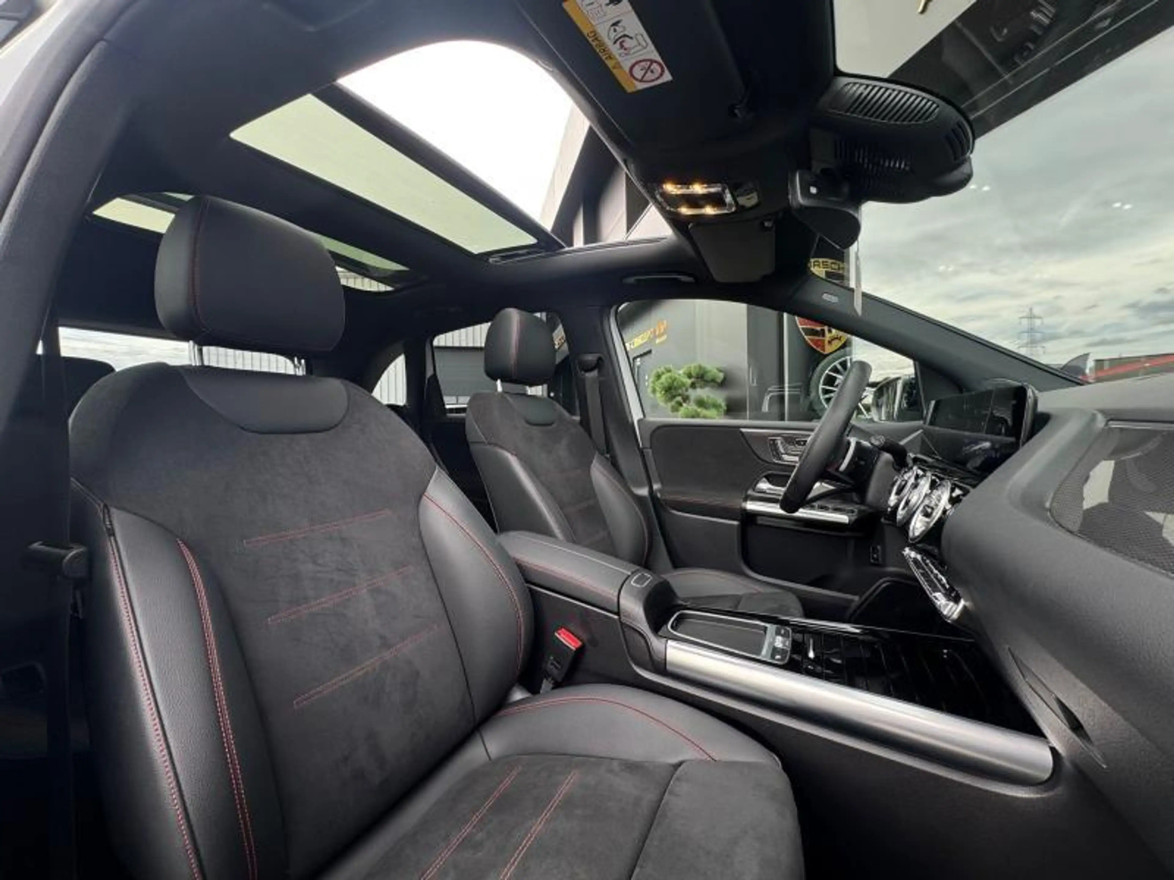 Mercedes-Benz B 180 Classe B 180d AMG Line/2.0 116ch/Toit Ouvrant/ATH — photo 7