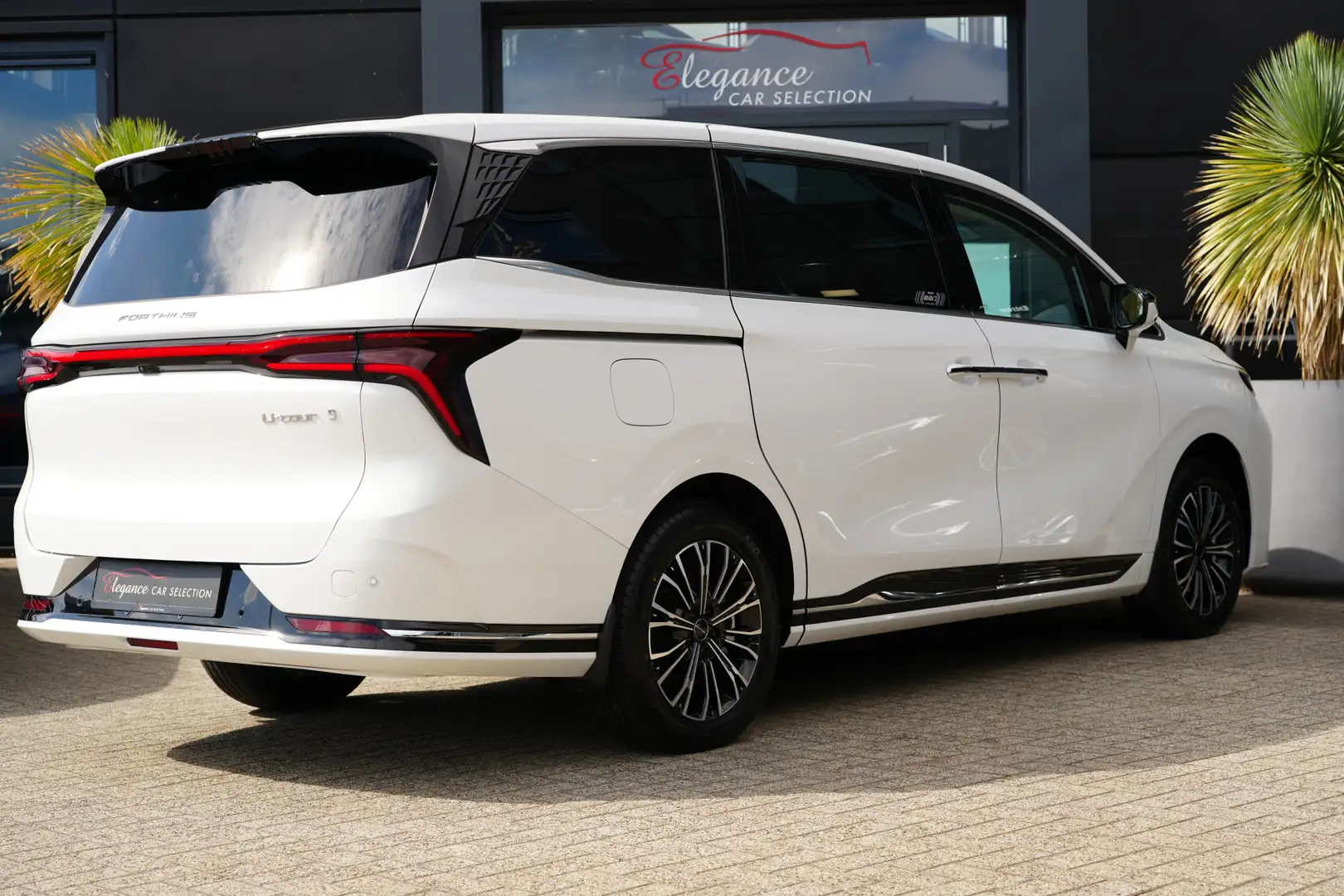 DFSK Forthing 9 1.5 HEV 245pk Panoramadak/Comfortsetels Biały - 2