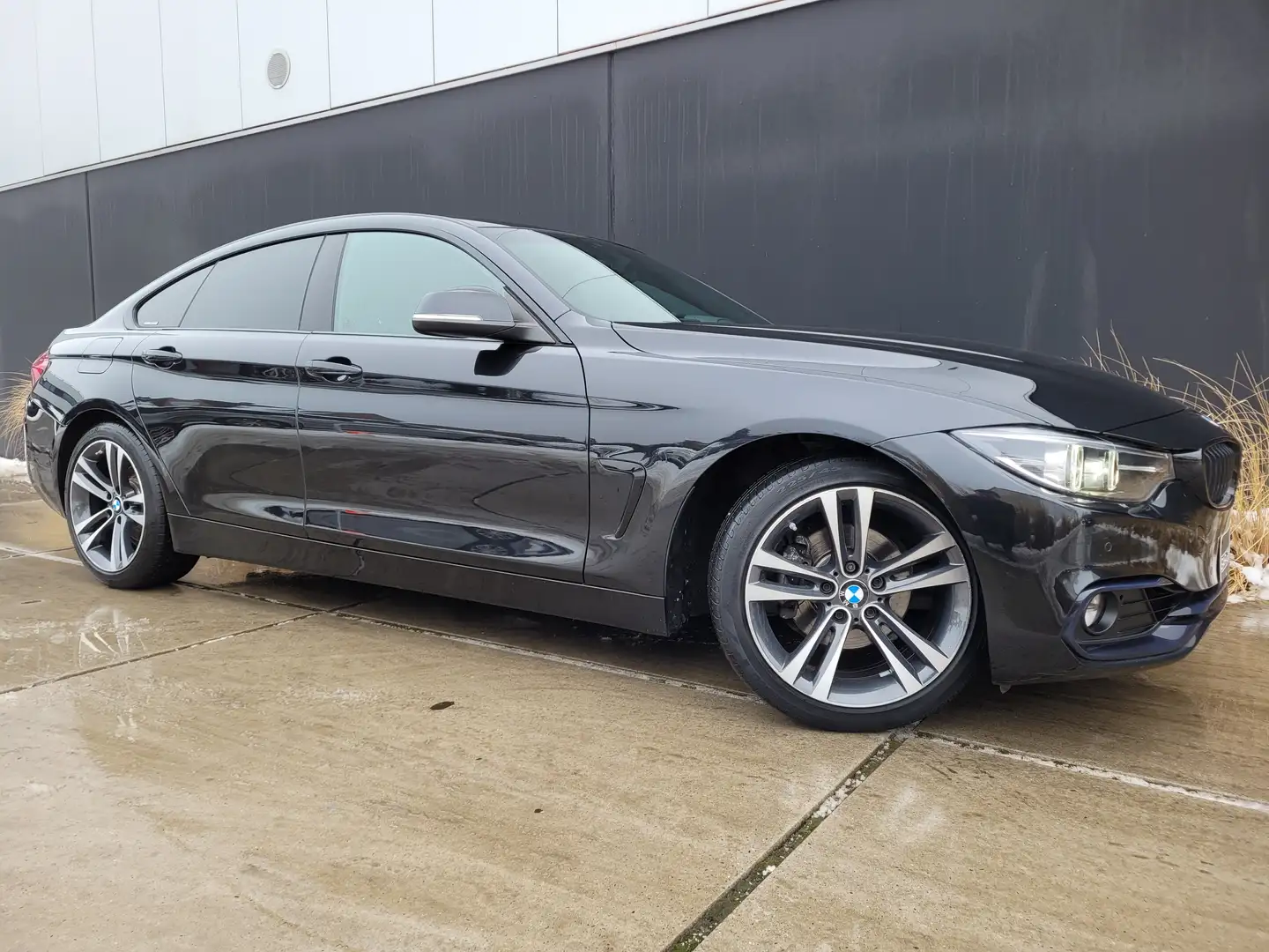 BMW 420 iA Gran Coupe *AUT.*SPORTLINE*LEDER*NAVI PROFF.* Schwarz - 1