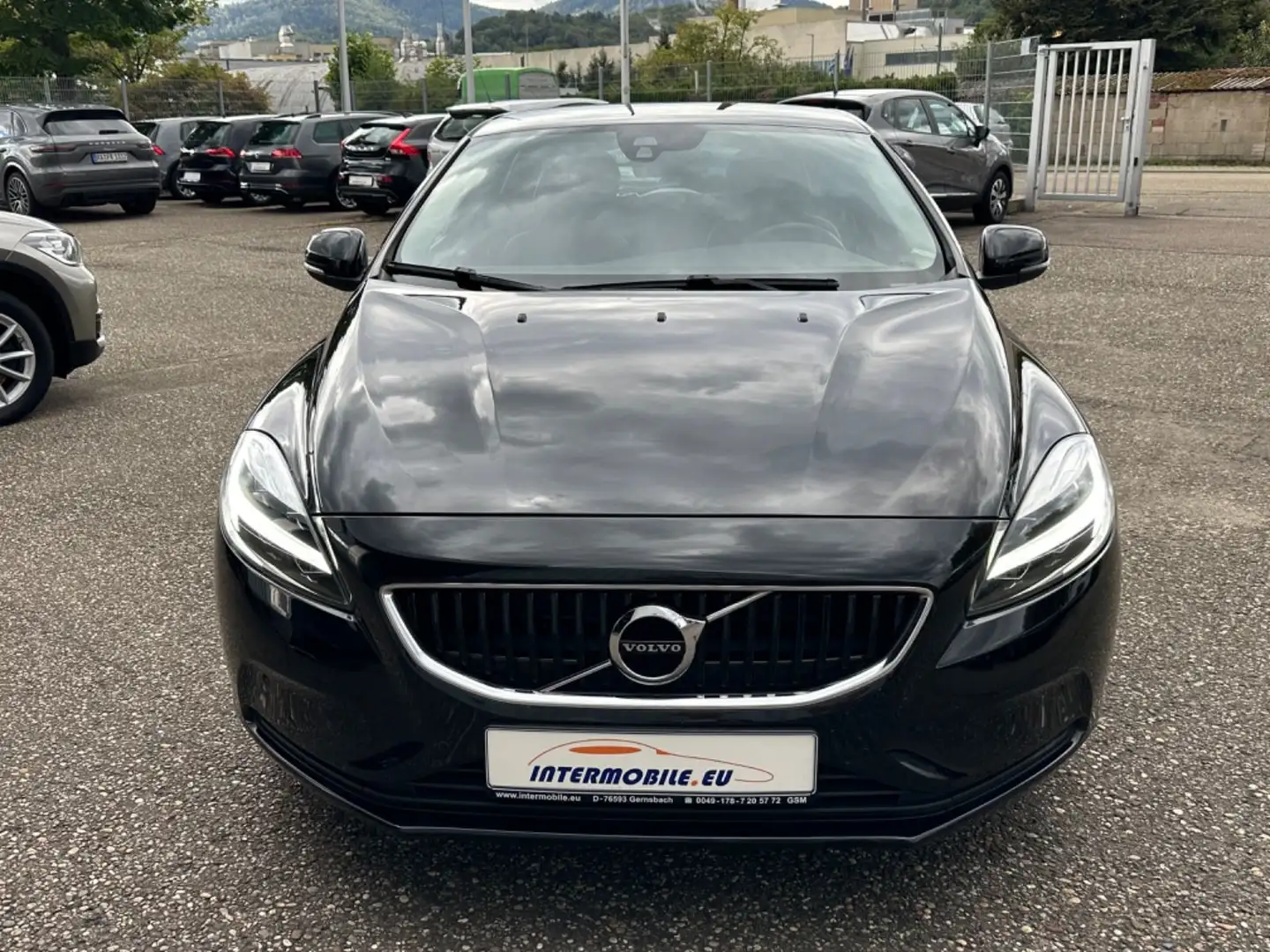 Volvo V40 2.0D2 Automatik Black Edition LED Navi Euro6 Noir - 2