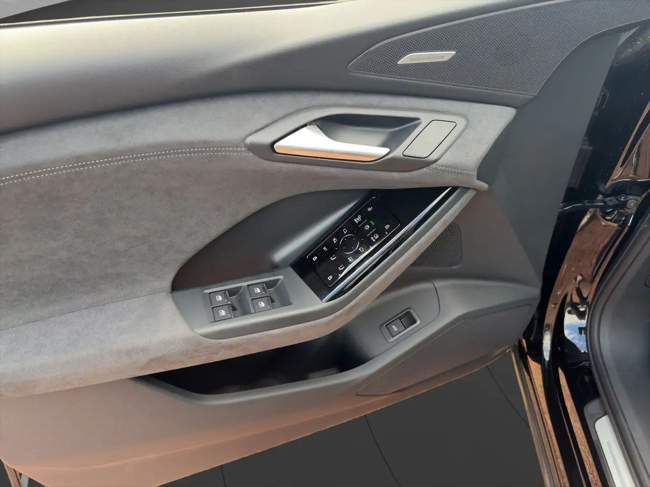 Audi Q6 SUV e-tron QUATTRO+S-LINE+AHK+LUFT+PANO+HUD+, миниатюра 3
