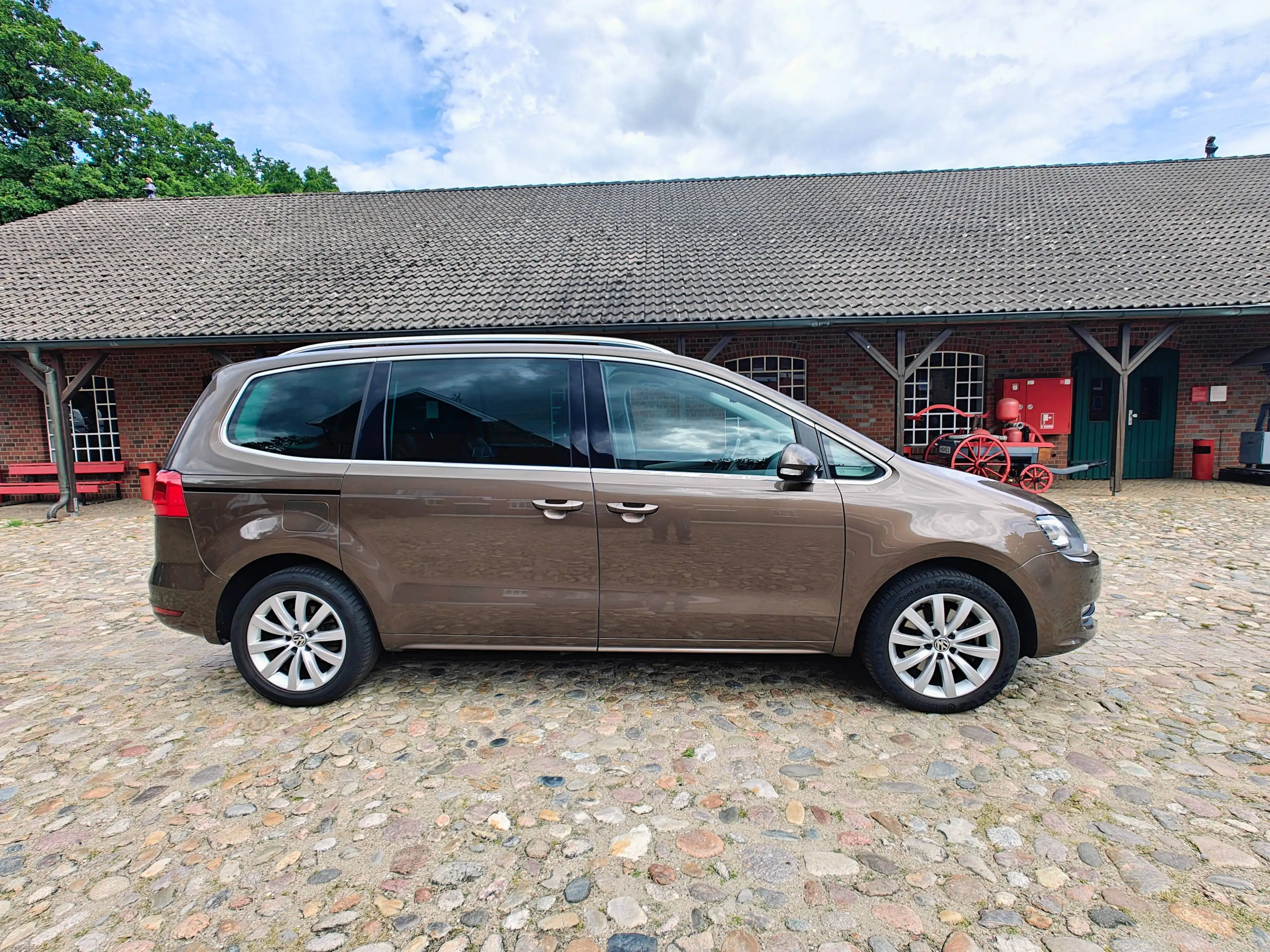 Volkswagen Sharan Highline BMT 2,0 TDI Automatik/ Panorama / Navigation — photo 6