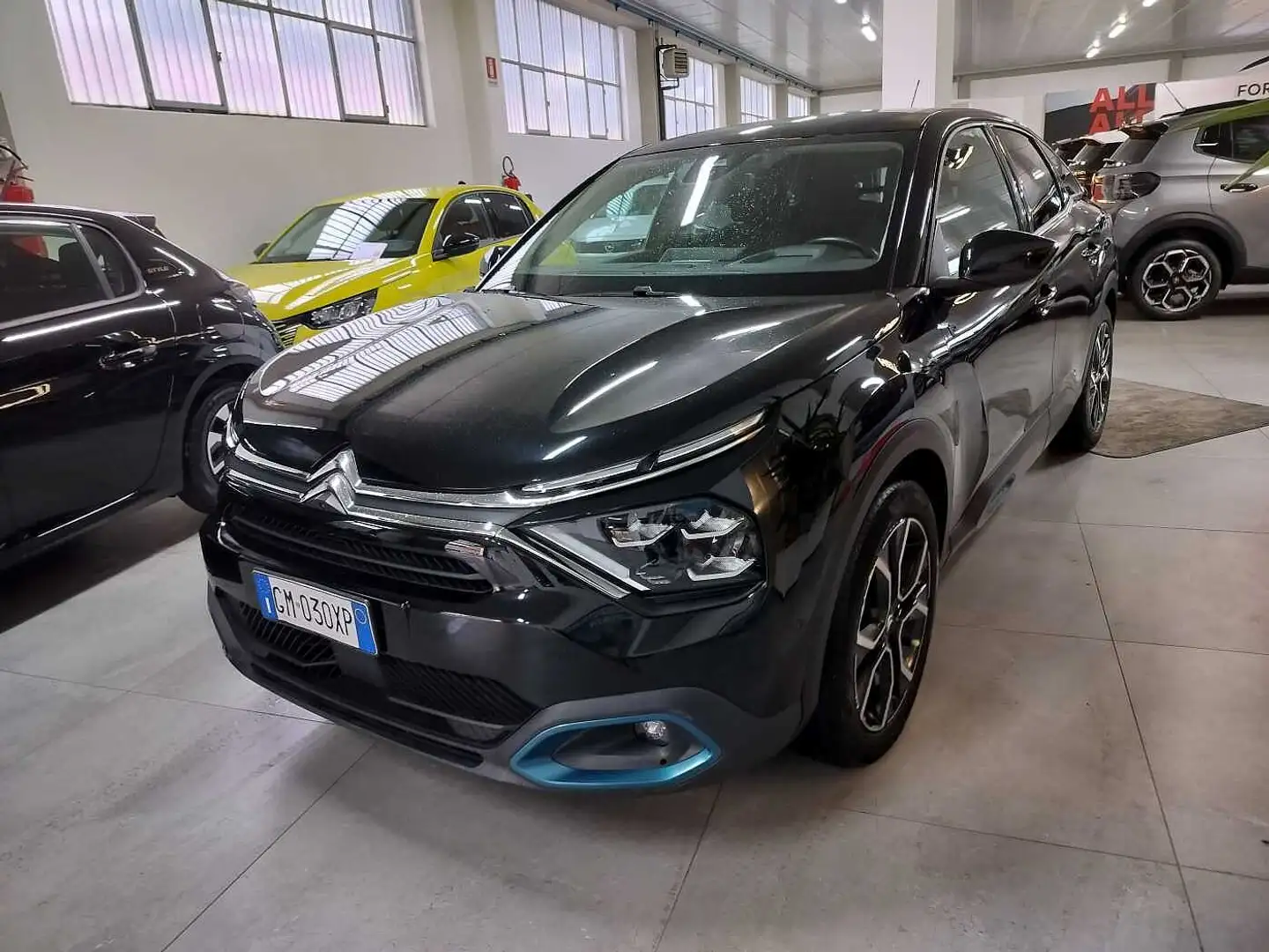 Citroen C4 e-C4 motore elettrico 136 CV Shine Nero - 2
