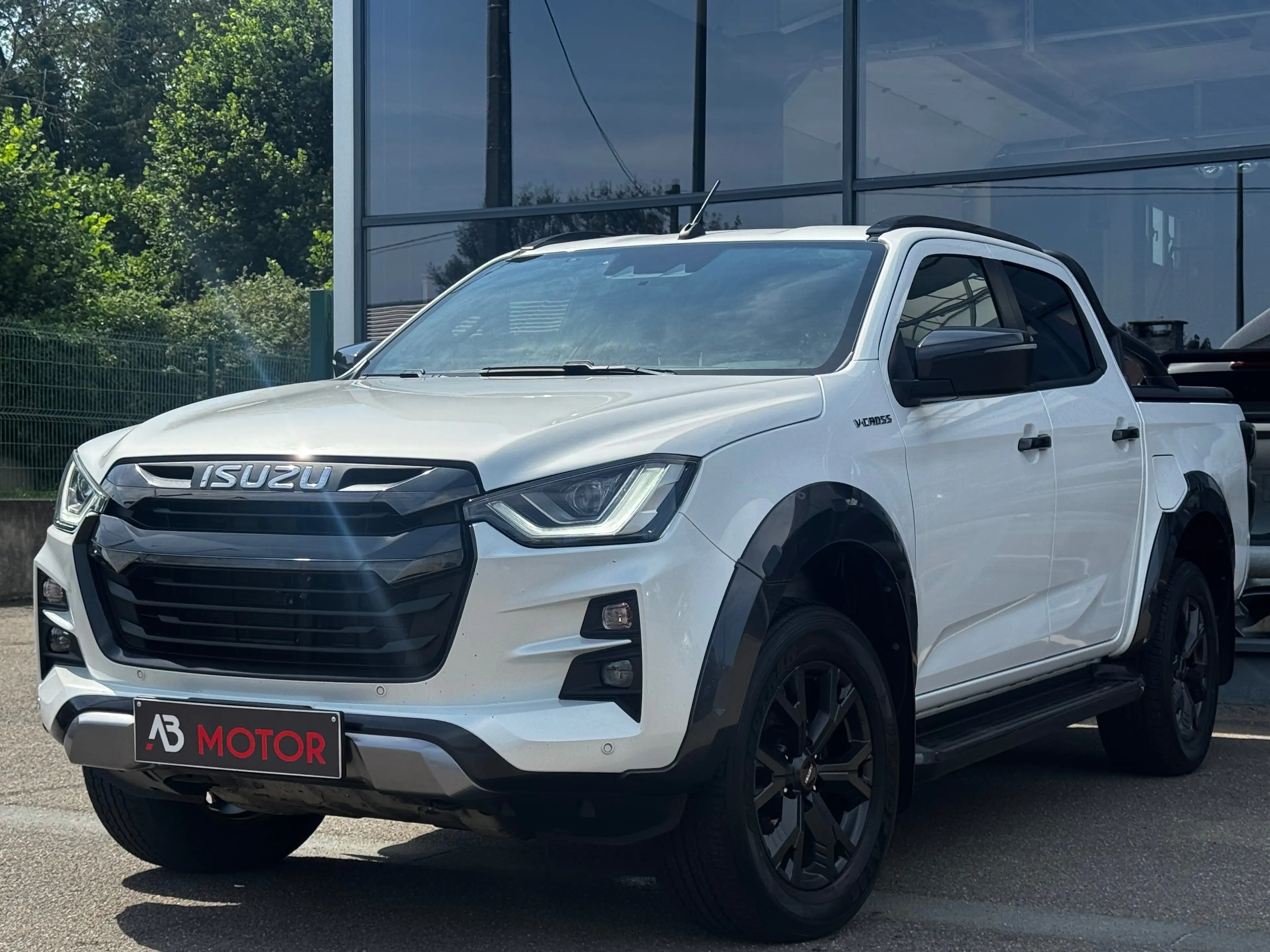 Isuzu D-Max D-Max 1.9 Turbo D 4WD V-Cross TVAC 1ER PROPRIETAIRE GARANTIE ISUZU 05/2028 — photo 2