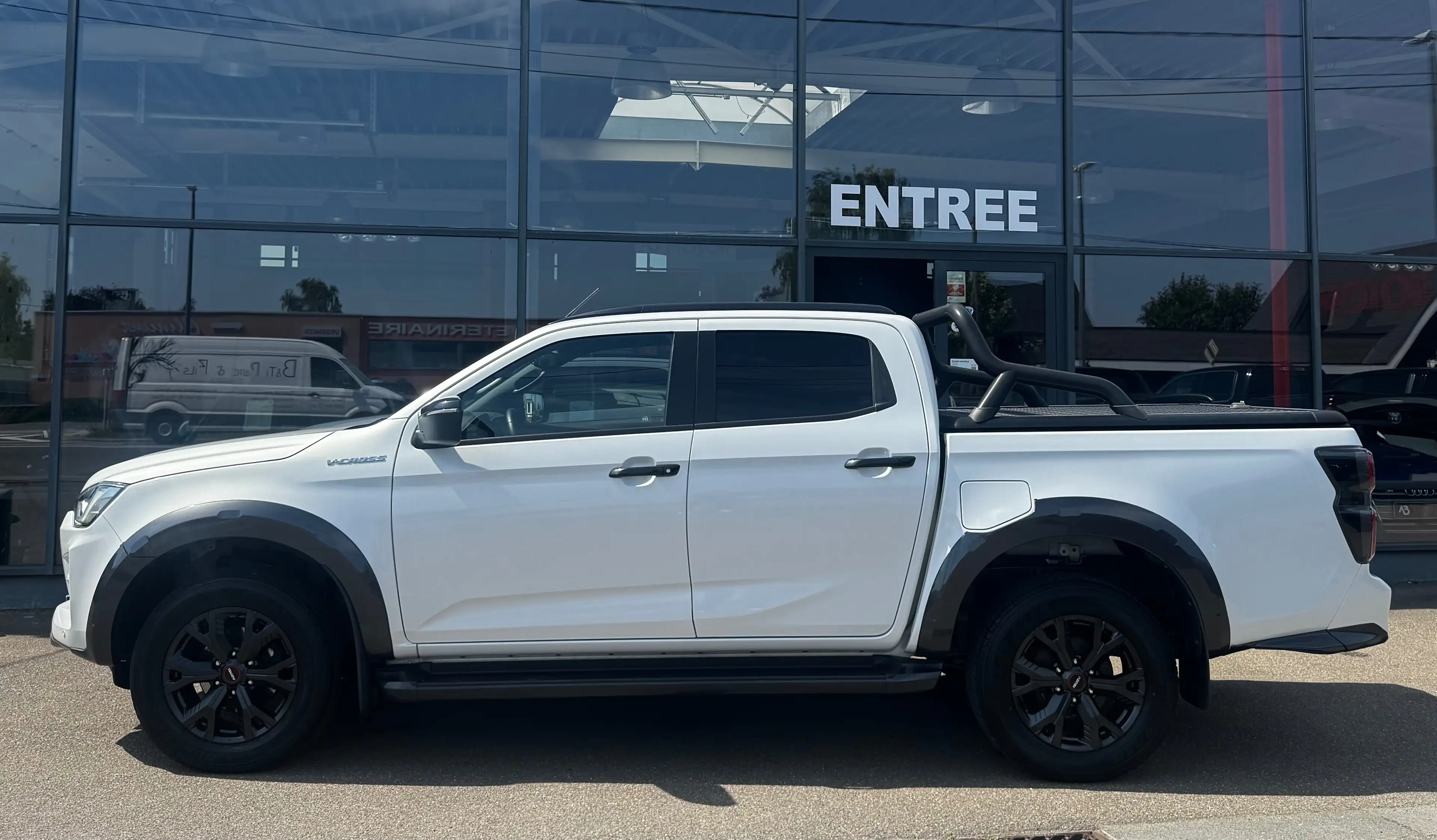 Isuzu D-Max D-Max 1.9 Turbo D 4WD V-Cross TVAC 1ER PROPRIETAIRE GARANTIE ISUZU 05/2028 — photo 8