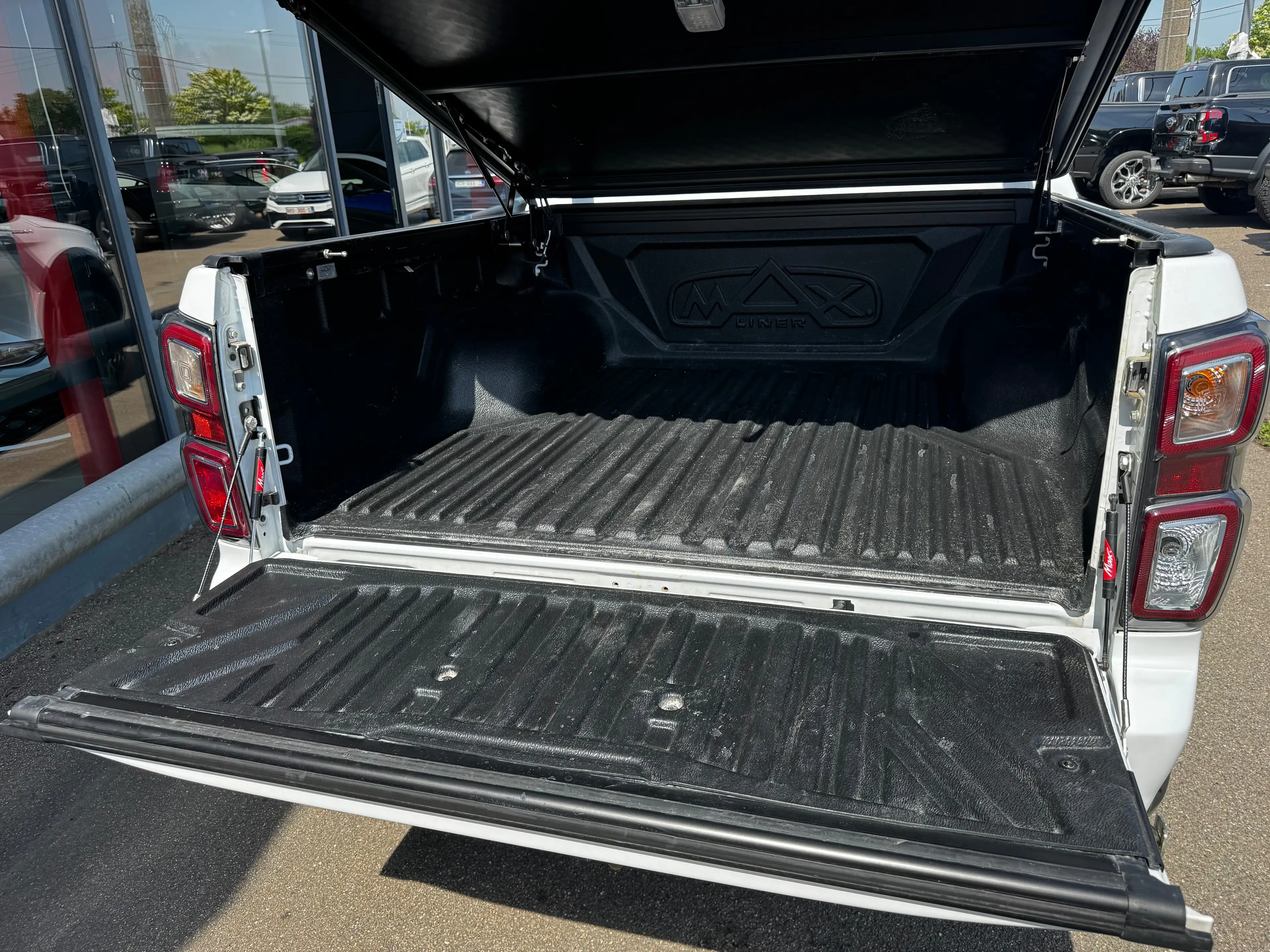 Isuzu D-Max D-Max 1.9 Turbo D 4WD V-Cross TVAC 1ER PROPRIETAIRE GARANTIE ISUZU 05/2028 — photo 13