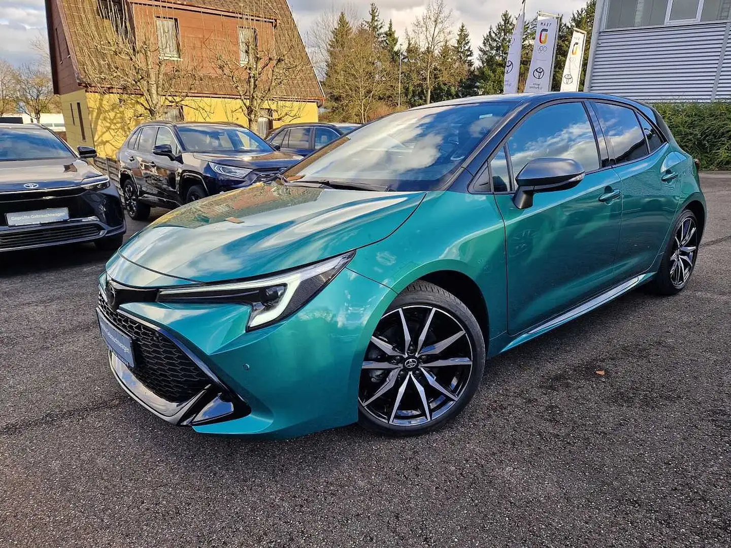 Toyota Corolla Hybrid 2.0 GR Sport Grün - 1