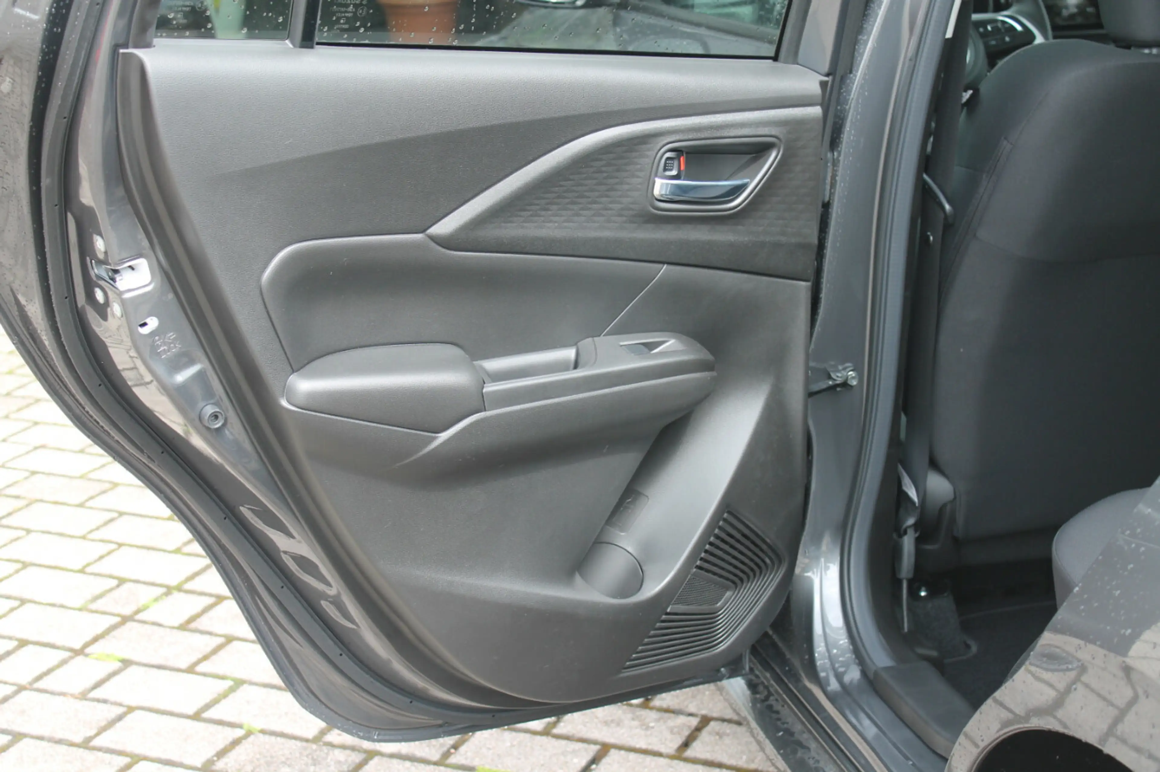 Suzuki Swift 1.2 Comfort+ Hybrid — photo 12