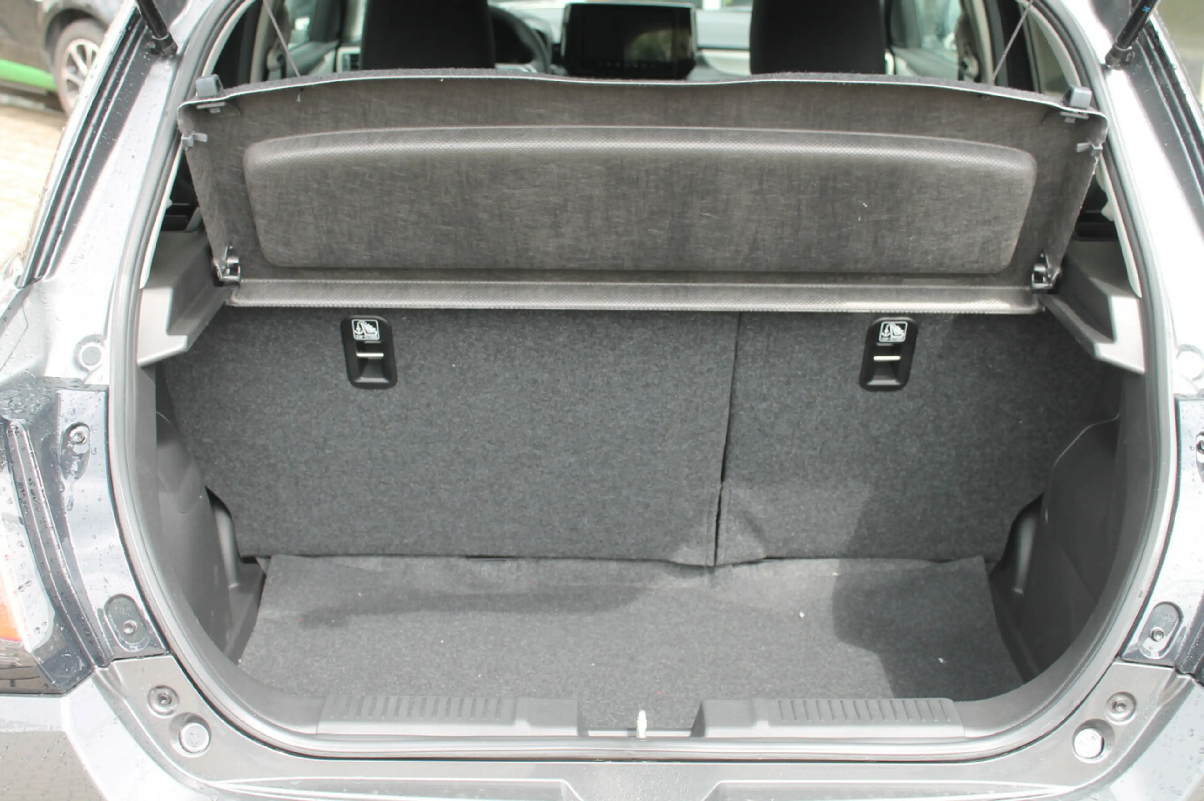 Suzuki Swift 1.2 Comfort+ Hybrid — photo 14