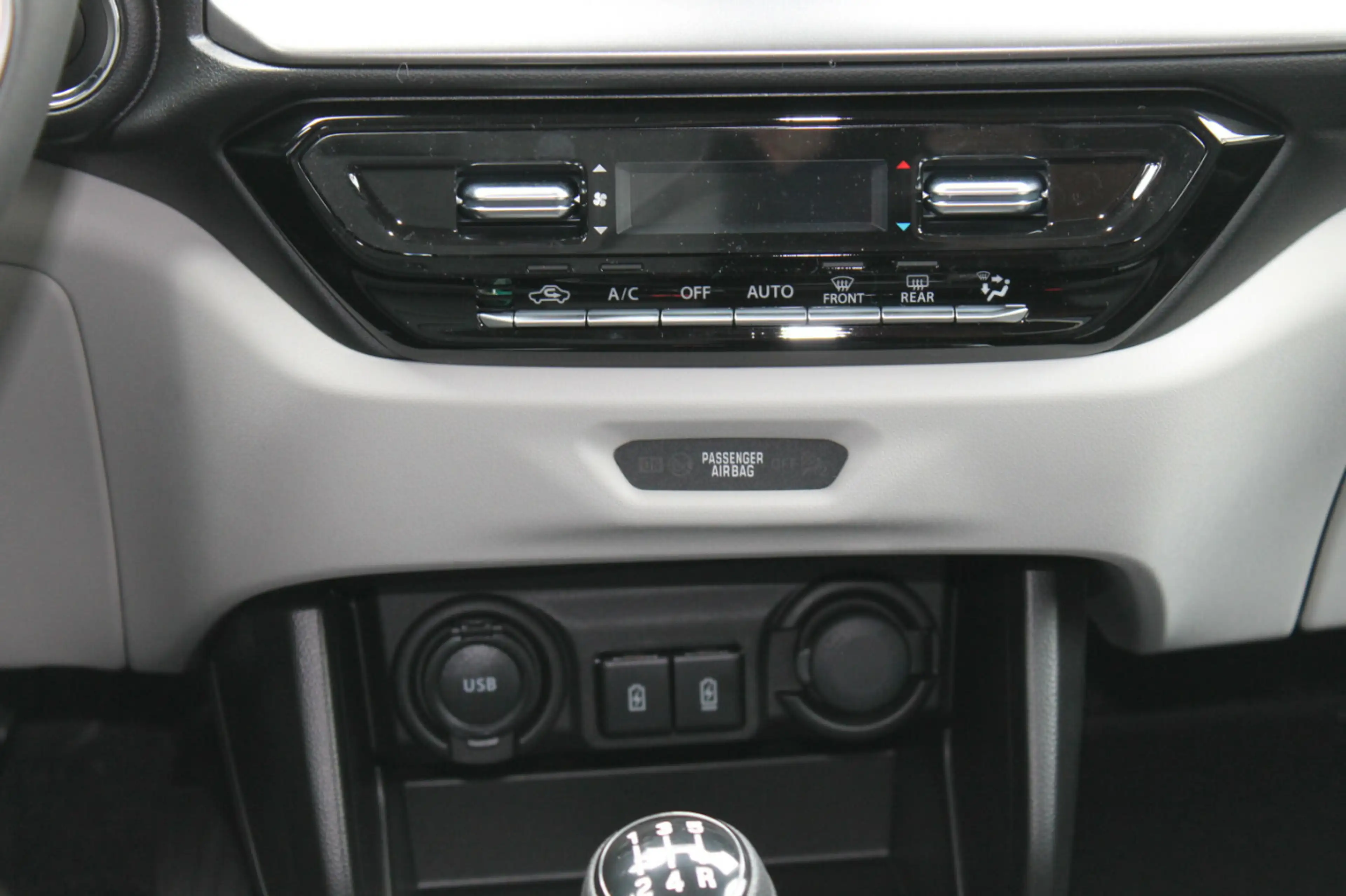 Suzuki Swift 1.2 Comfort+ Hybrid — photo 7