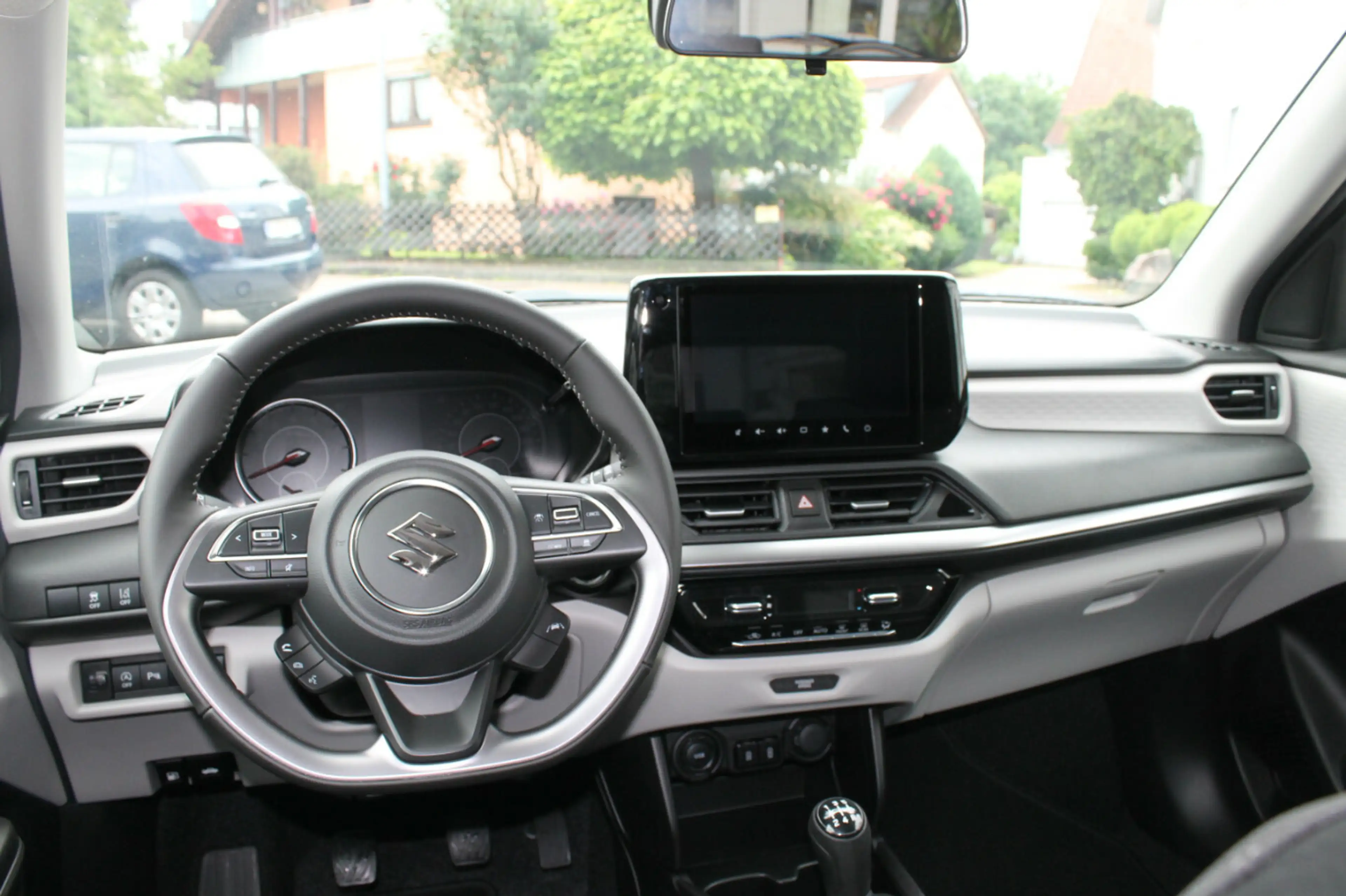 Suzuki Swift 1.2 Comfort+ Hybrid — photo 5
