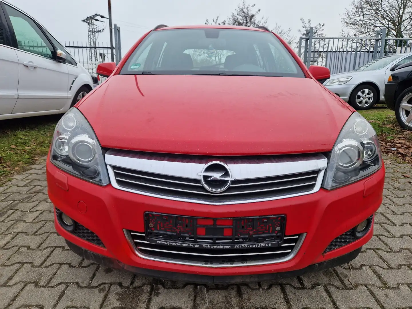 Opel Astra Innovation Rot - 2