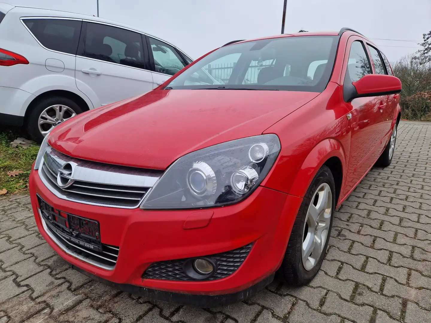 Opel Astra Innovation Rot - 1