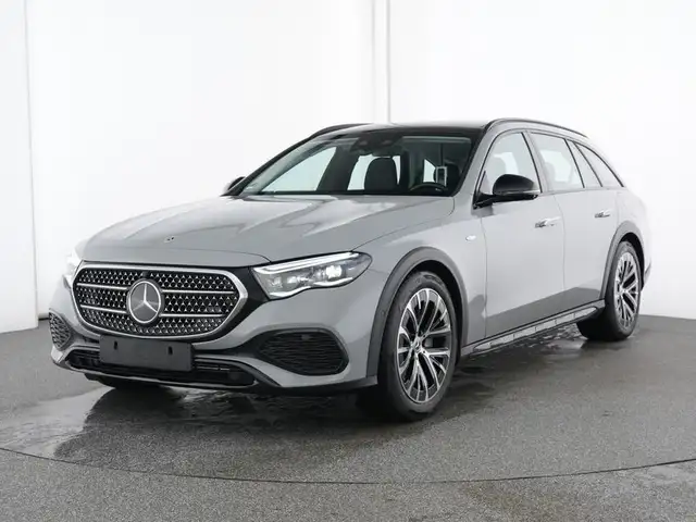 Mercedes-Benz E 300 de 4M T All-Terrain PANO/AHK/HUD/DIG/NIGHT