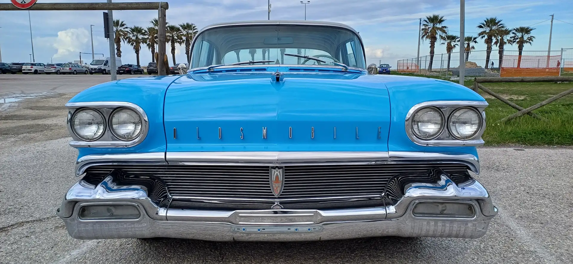 Oldsmobile Dynamic 88 Blau - 2