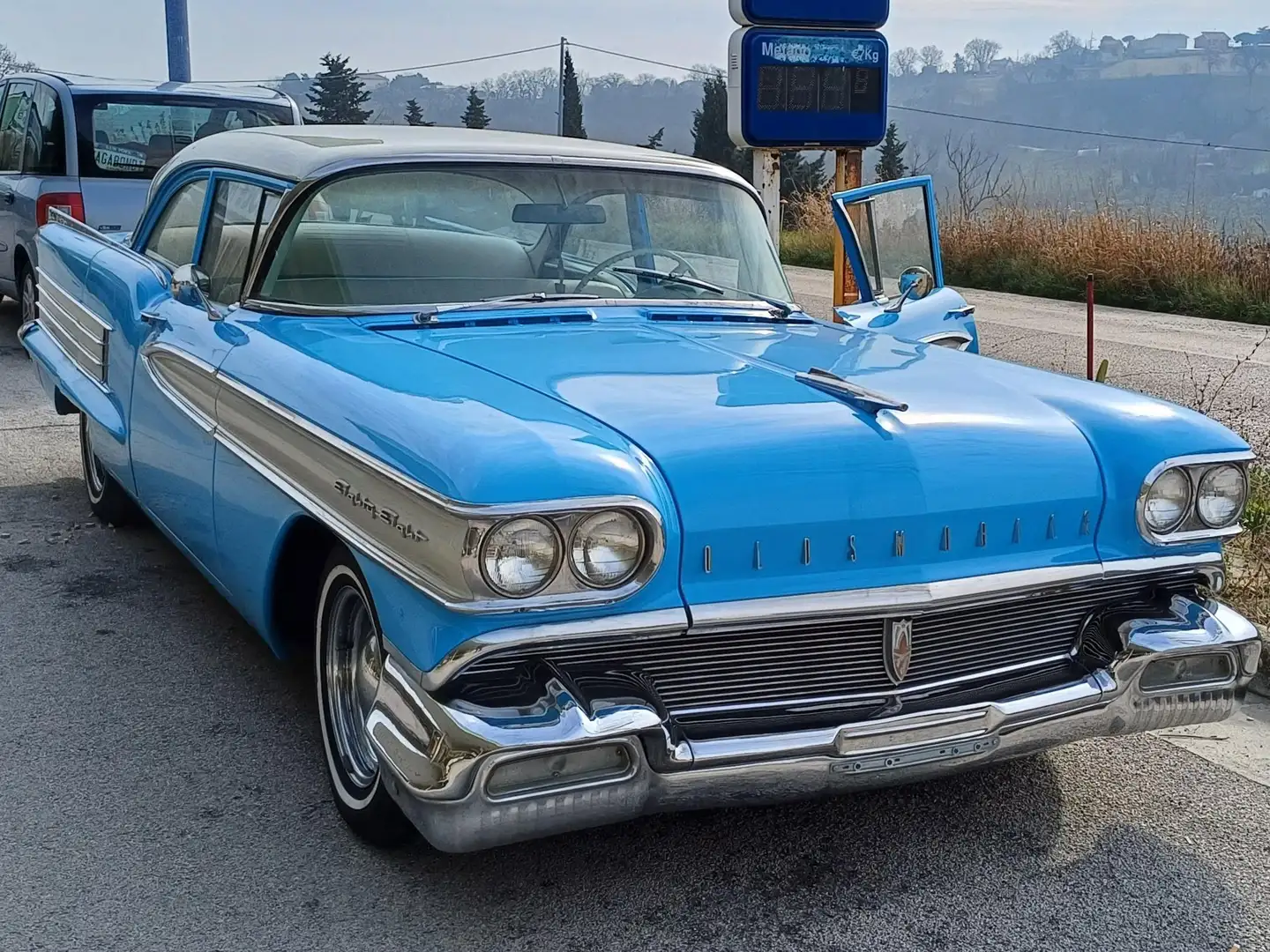Oldsmobile Dynamic 88 Blau - 1