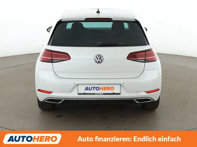 Volkswagen Golf view 5