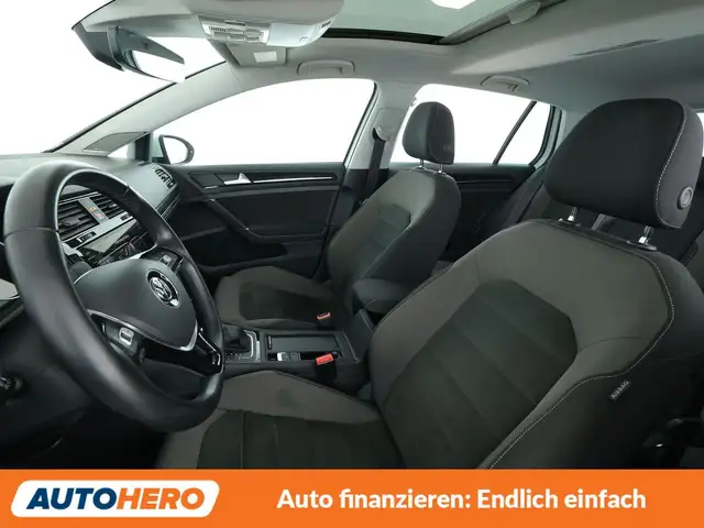 Volkswagen Golf view 10