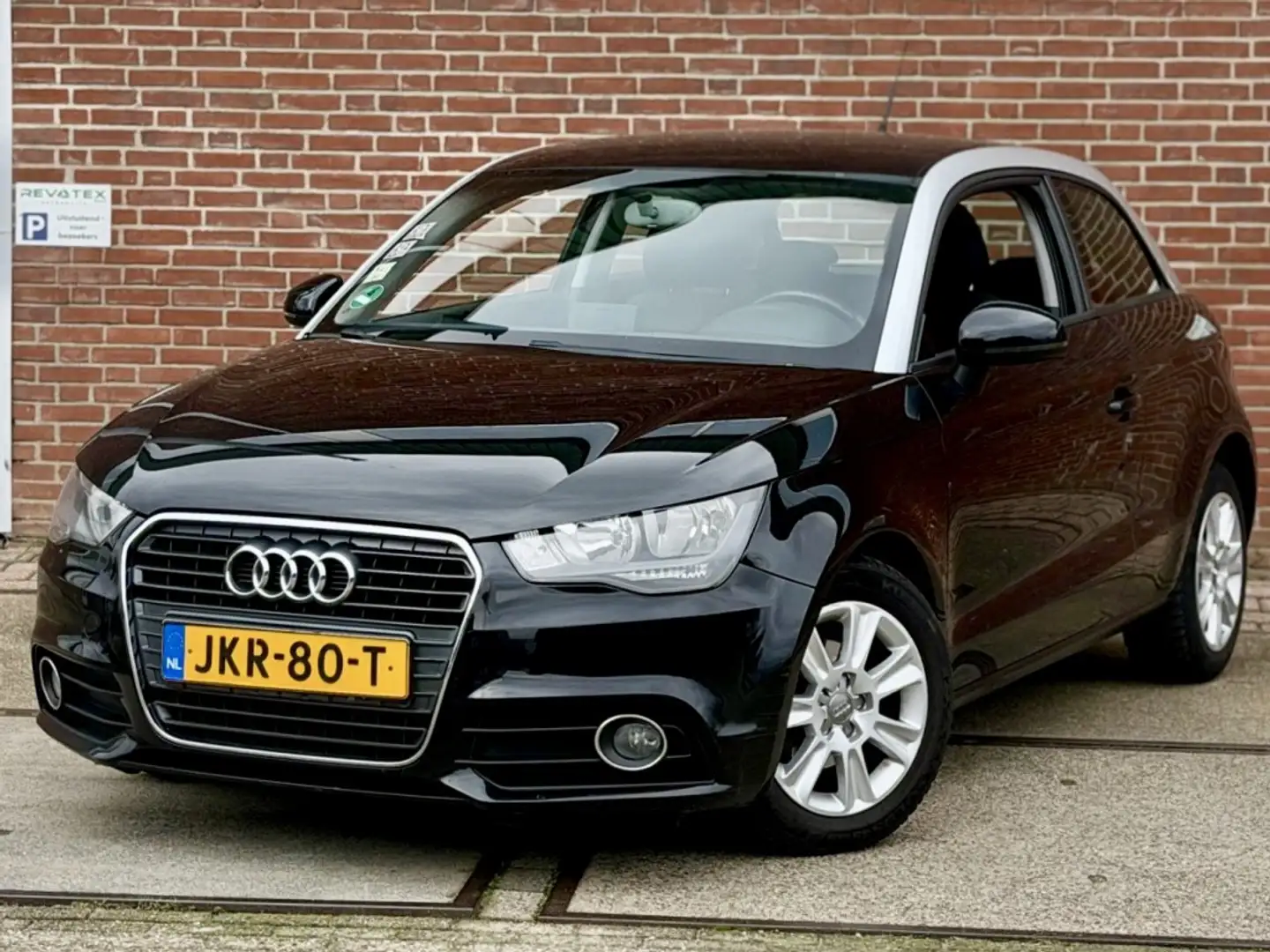 Audi A1 1.2 TFSI Amb. PL. B. |Airco |CruiseC |Nieuwe APK Noir - 1