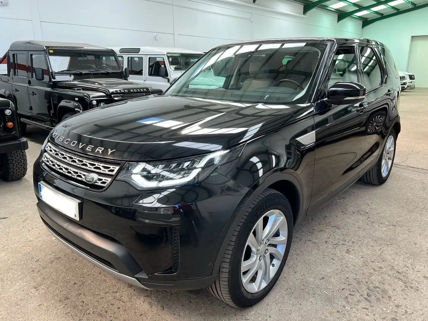 Land Rover Discovery 3.0TD6 HSE Aut. Negro - 1