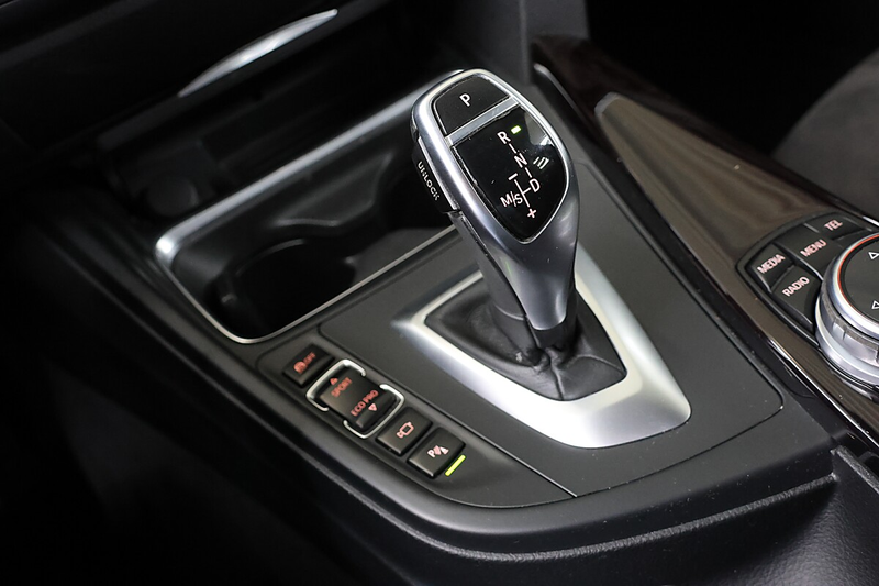BMW 335 d xDrive A — photo 12