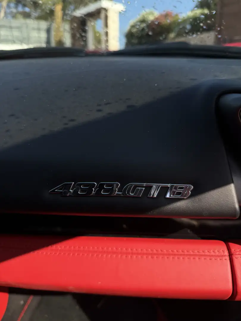 Ferrari 488 GTB - 1