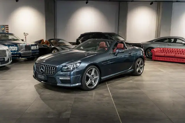 Mercedes-Benz SLK 55 AMG Performance