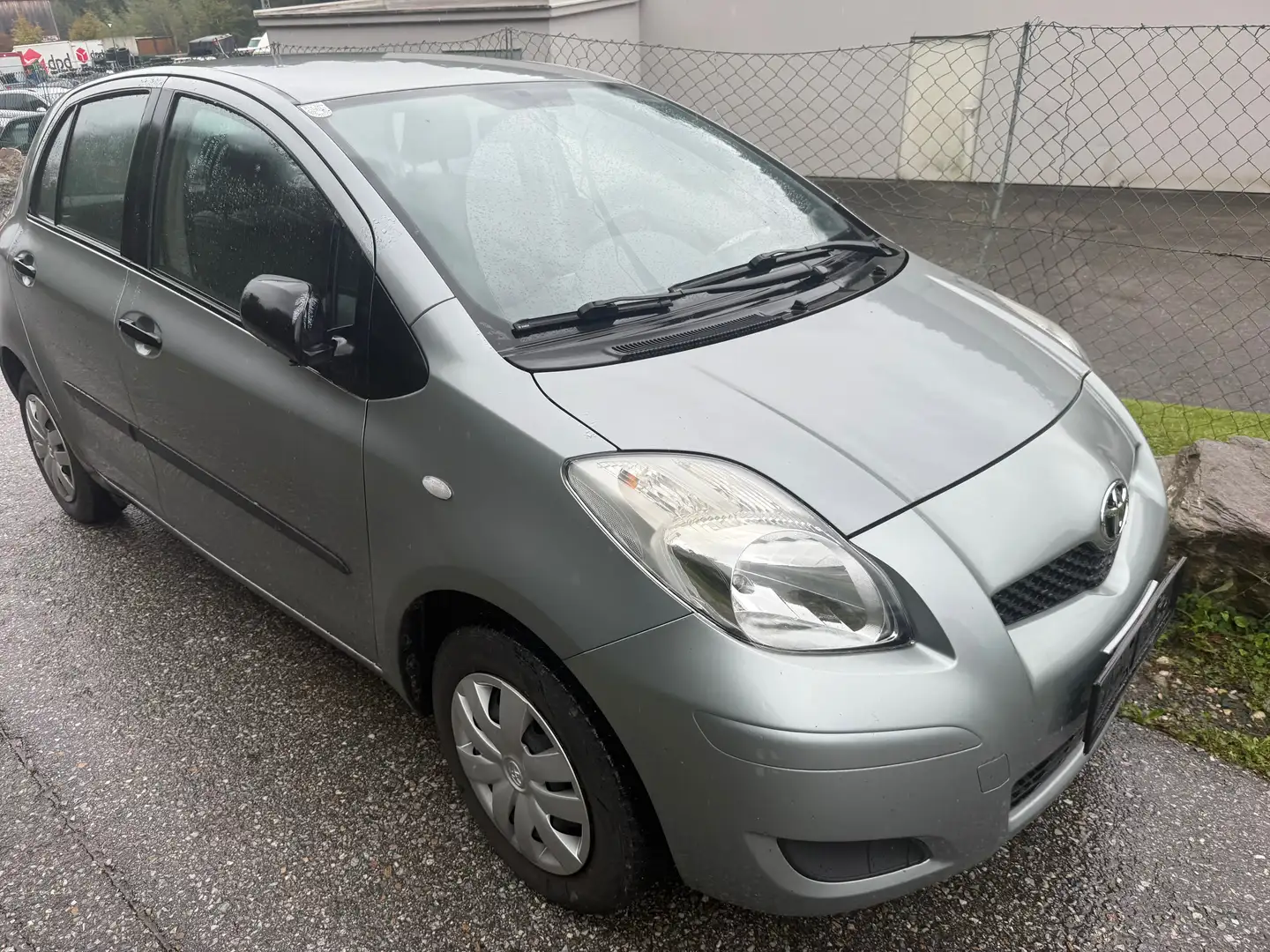 Toyota Yaris Yaris 1,0 VVT-i Luna Luna Klima Euro 5 - 1