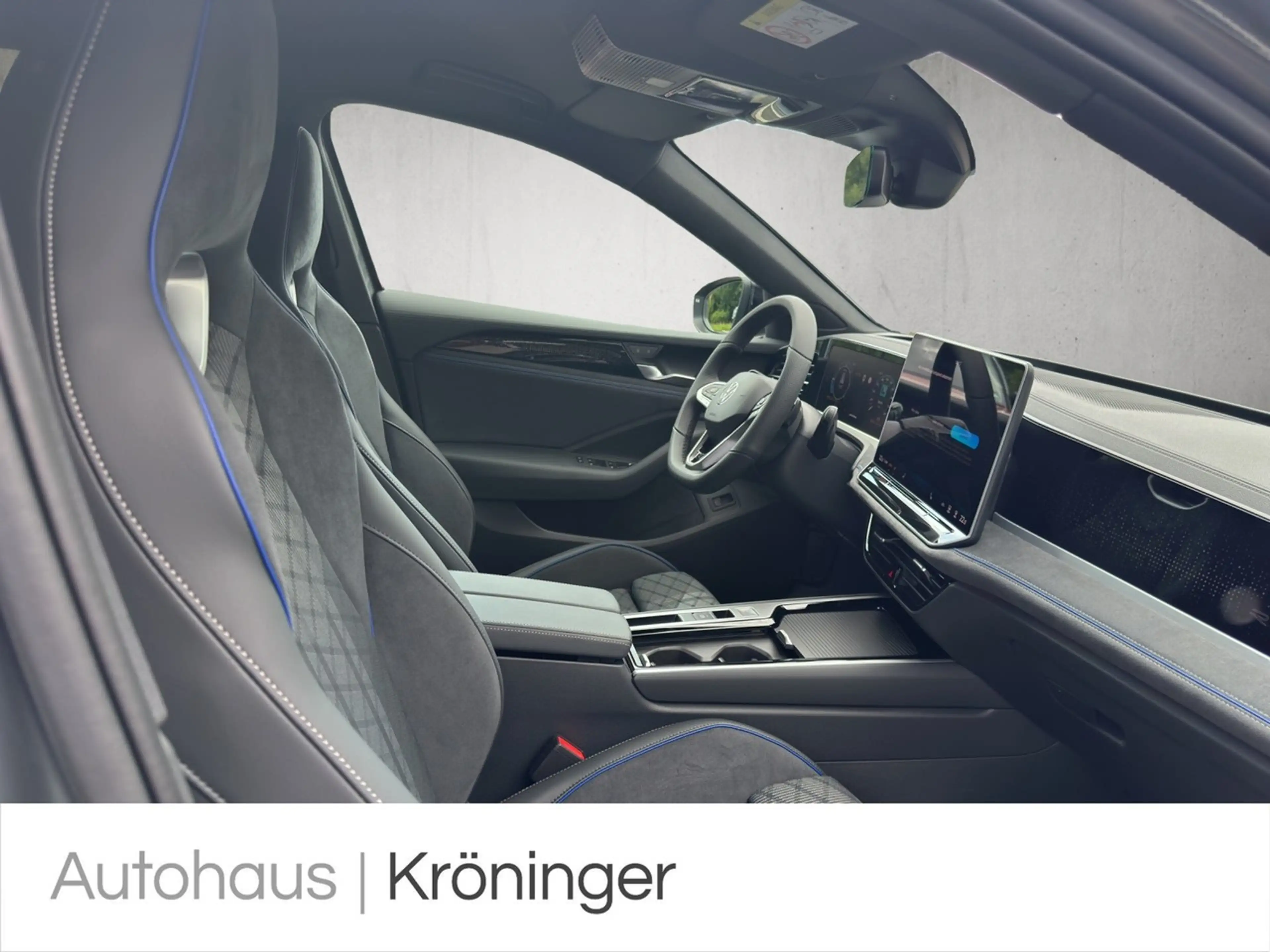 Volkswagen Passat Variant 2.0 TDI DSG R-line AHK ACC HUD — photo 9