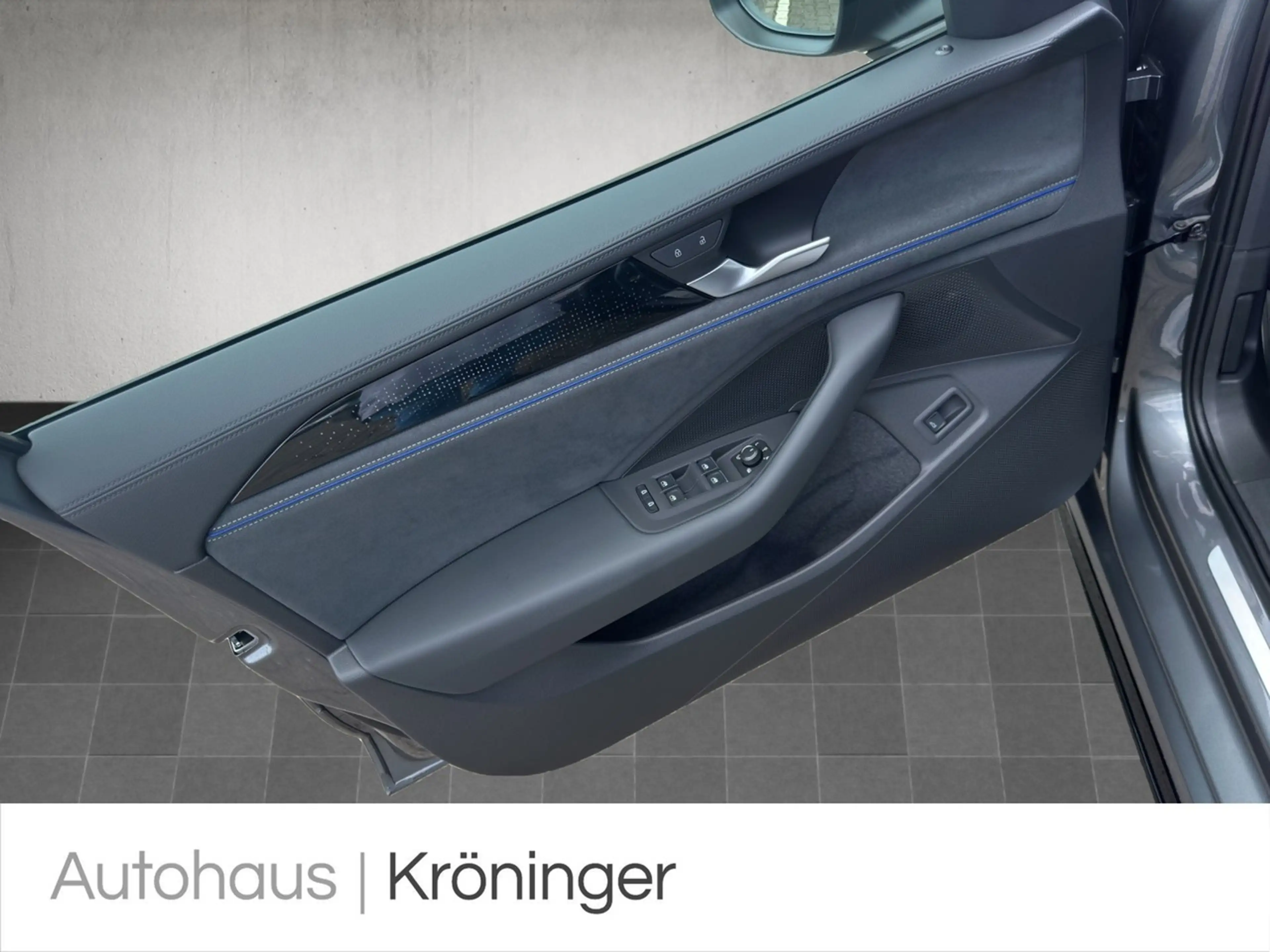 Volkswagen Passat Variant 2.0 TDI DSG R-line AHK ACC HUD — photo 8