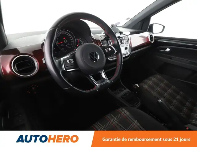 Volkswagen Up! view 11