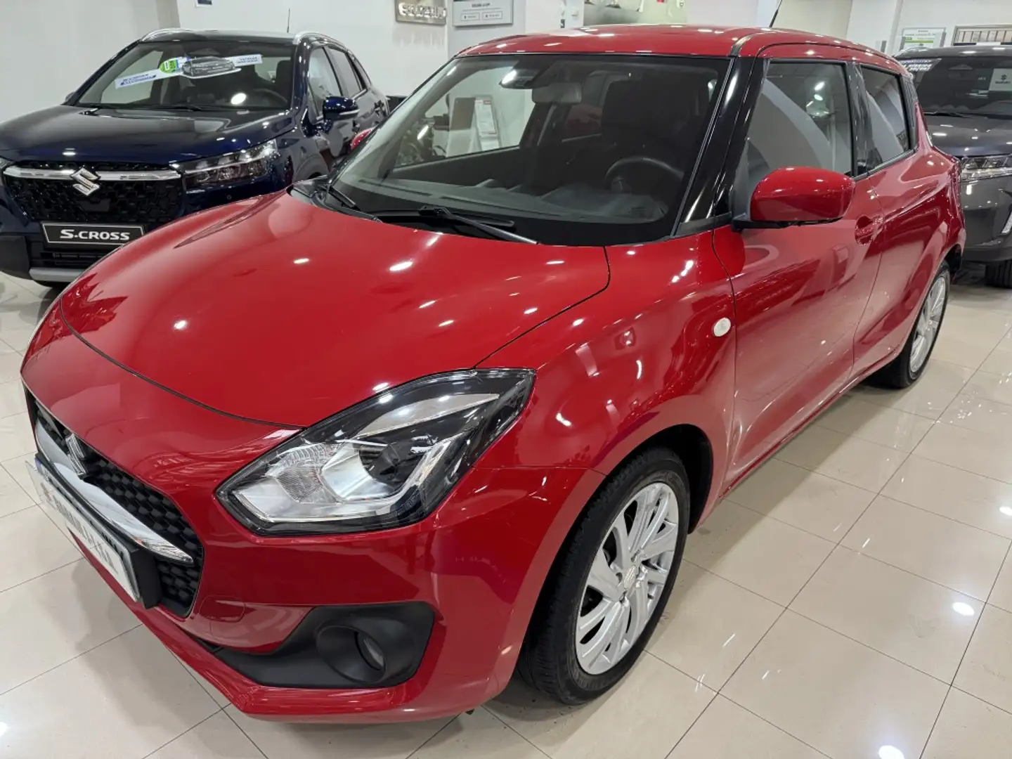 Suzuki Swift 1.2 Mild Hybrid GLE CVT Rojo - 1
