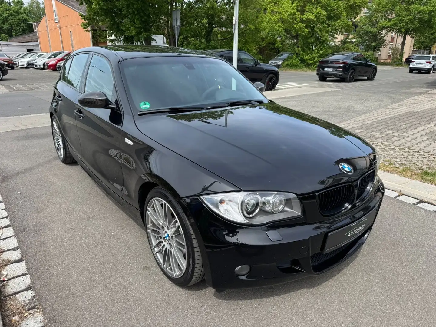 BMW 130 i M Sport/Performance/Keyless-Go/GSD/SHZ/PDC Schwarz - 2
