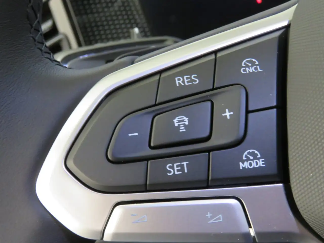 Volkswagen Tiguan Friends TDI DSG 11