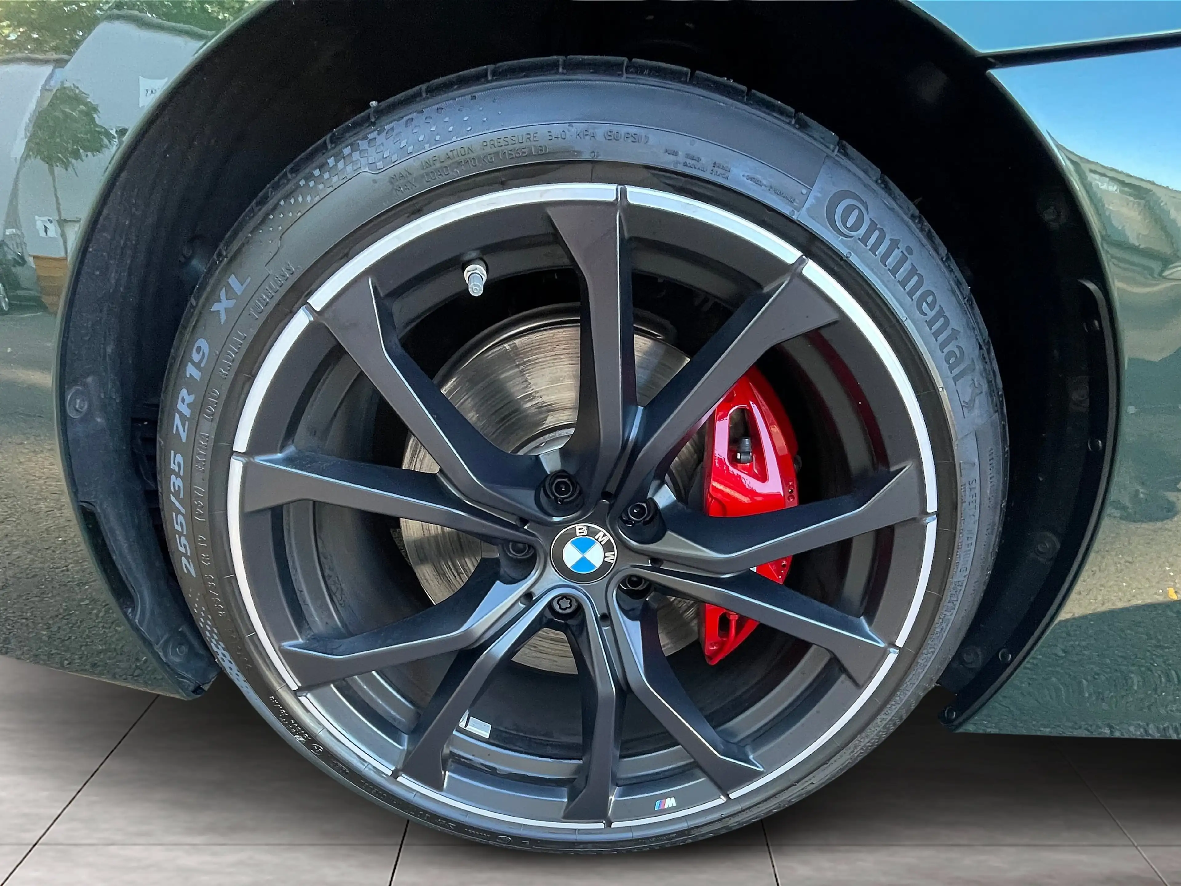 BMW Z4 sDrive30i — photo 10
