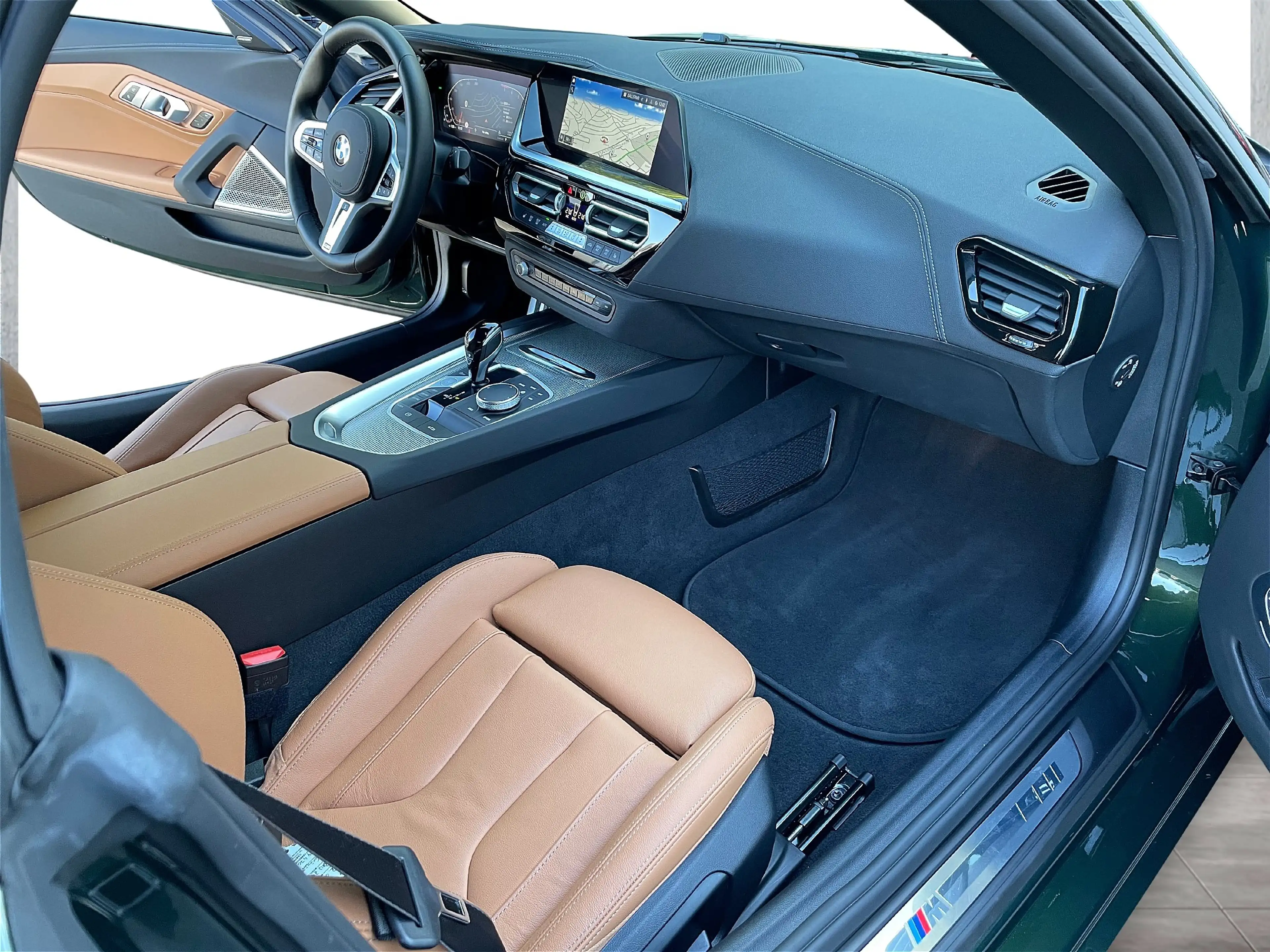 BMW Z4 sDrive30i — photo 11