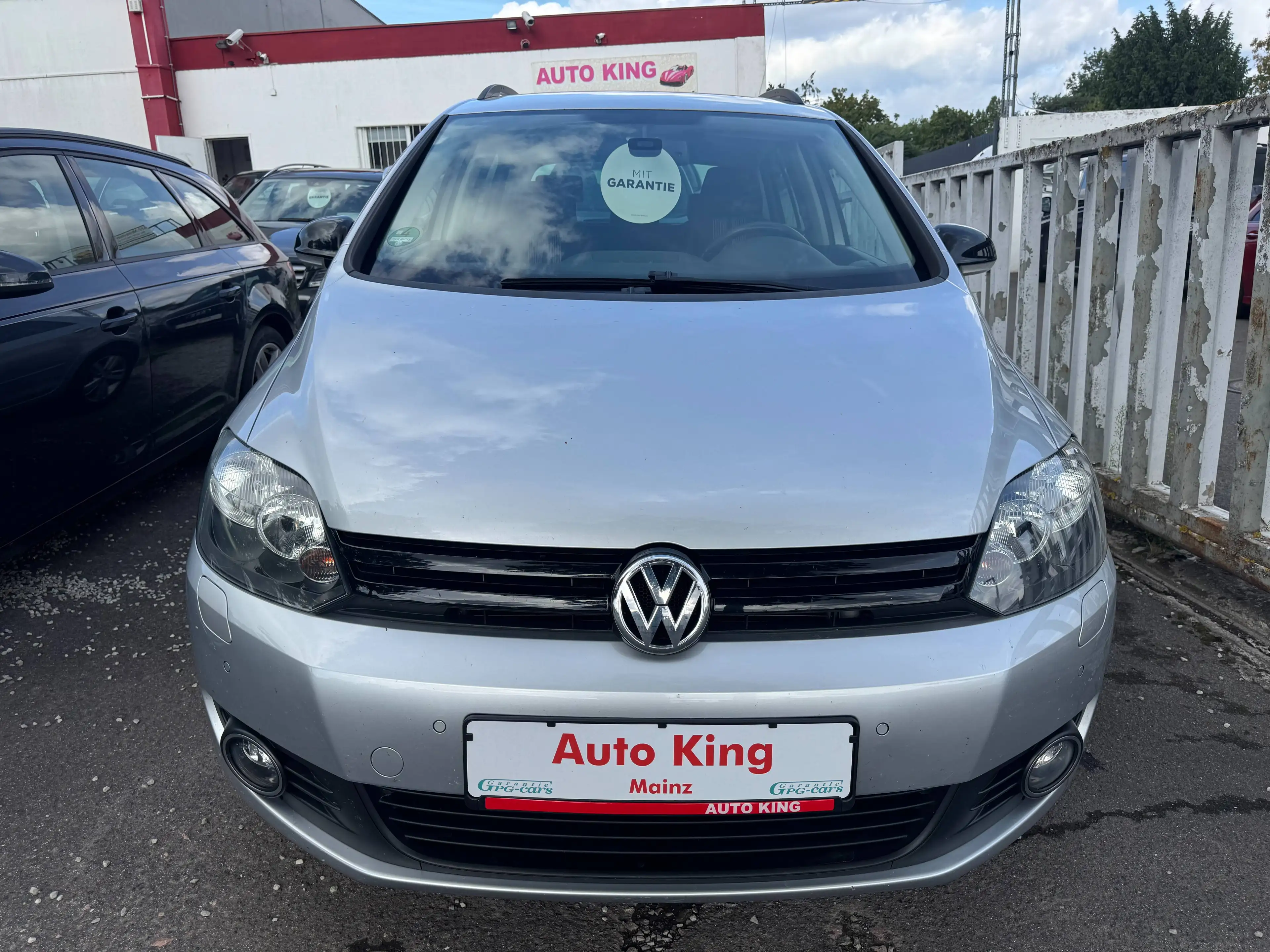 Volkswagen Golf Plus Match 1.4 AUTOMATIK*NAVI*TEMPOMAT*EINPARKHILFE VORNE+HINTEN*ALLWETTERREIFEN KEYLESS*TOP ZUSTAND* — photo 2