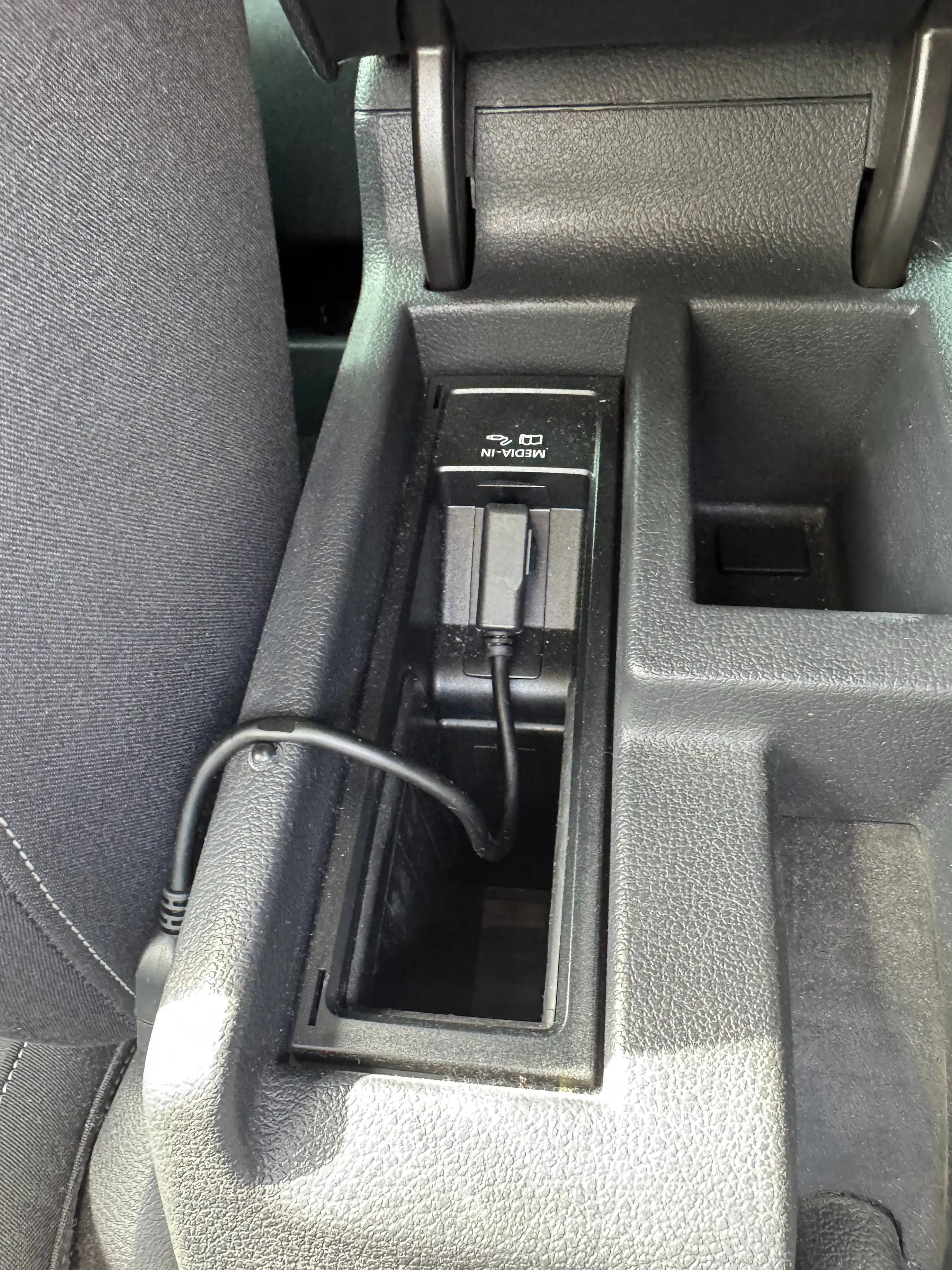 Volkswagen Golf Plus Match 1.4 AUTOMATIK*NAVI*TEMPOMAT*EINPARKHILFE VORNE+HINTEN*ALLWETTERREIFEN KEYLESS*TOP ZUSTAND* — photo 17