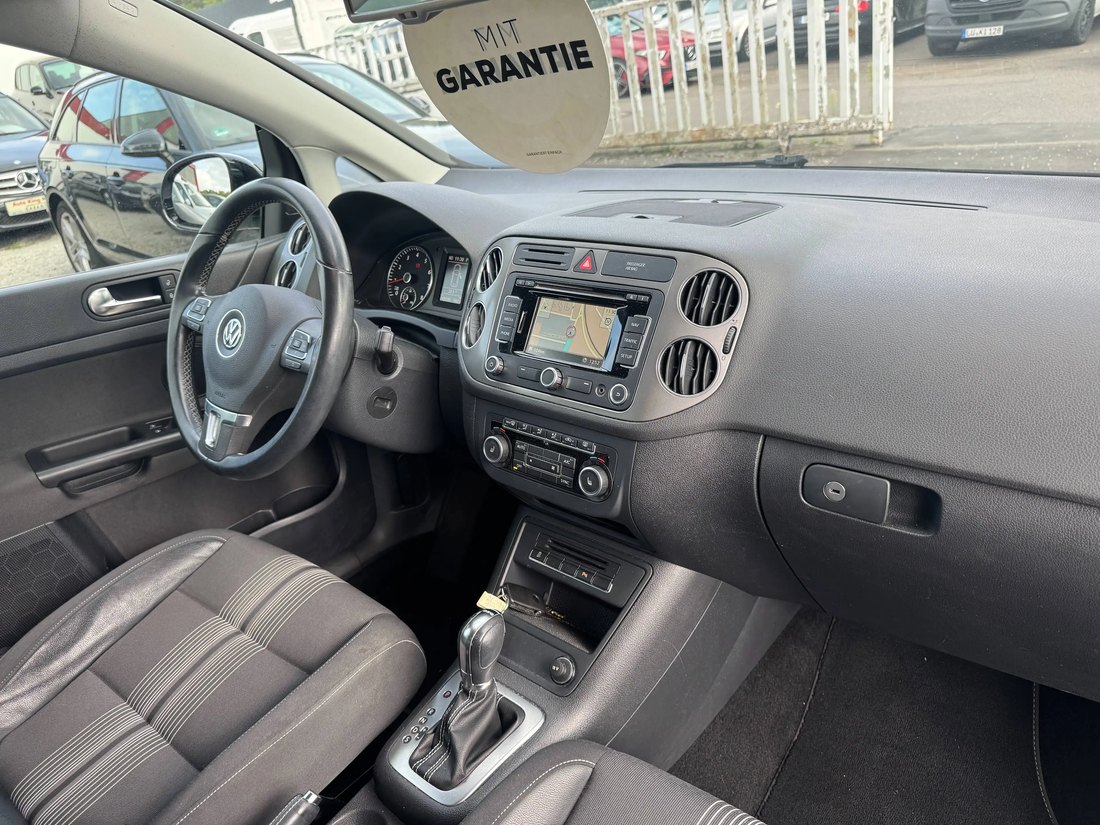 Volkswagen Golf Plus Match 1.4 AUTOMATIK*NAVI*TEMPOMAT*EINPARKHILFE VORNE+HINTEN*ALLWETTERREIFEN KEYLESS*TOP ZUSTAND* — photo 9