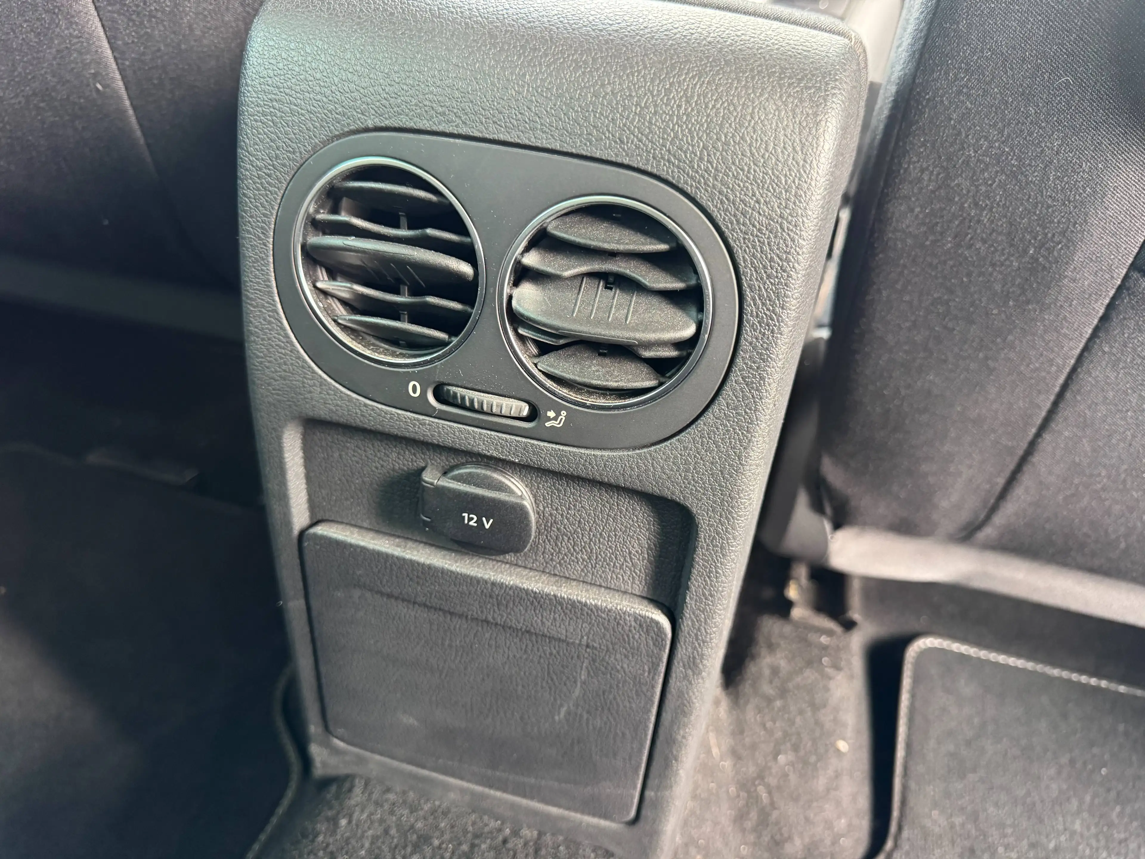 Volkswagen Golf Plus Match 1.4 AUTOMATIK*NAVI*TEMPOMAT*EINPARKHILFE VORNE+HINTEN*ALLWETTERREIFEN KEYLESS*TOP ZUSTAND* — photo 16