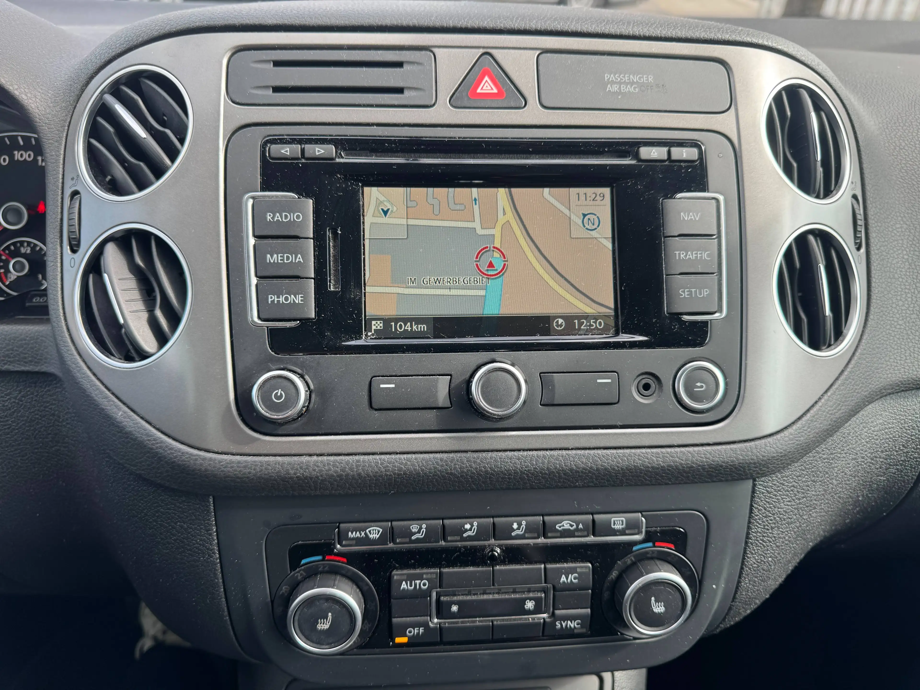 Volkswagen Golf Plus Match 1.4 AUTOMATIK*NAVI*TEMPOMAT*EINPARKHILFE VORNE+HINTEN*ALLWETTERREIFEN KEYLESS*TOP ZUSTAND* — photo 7