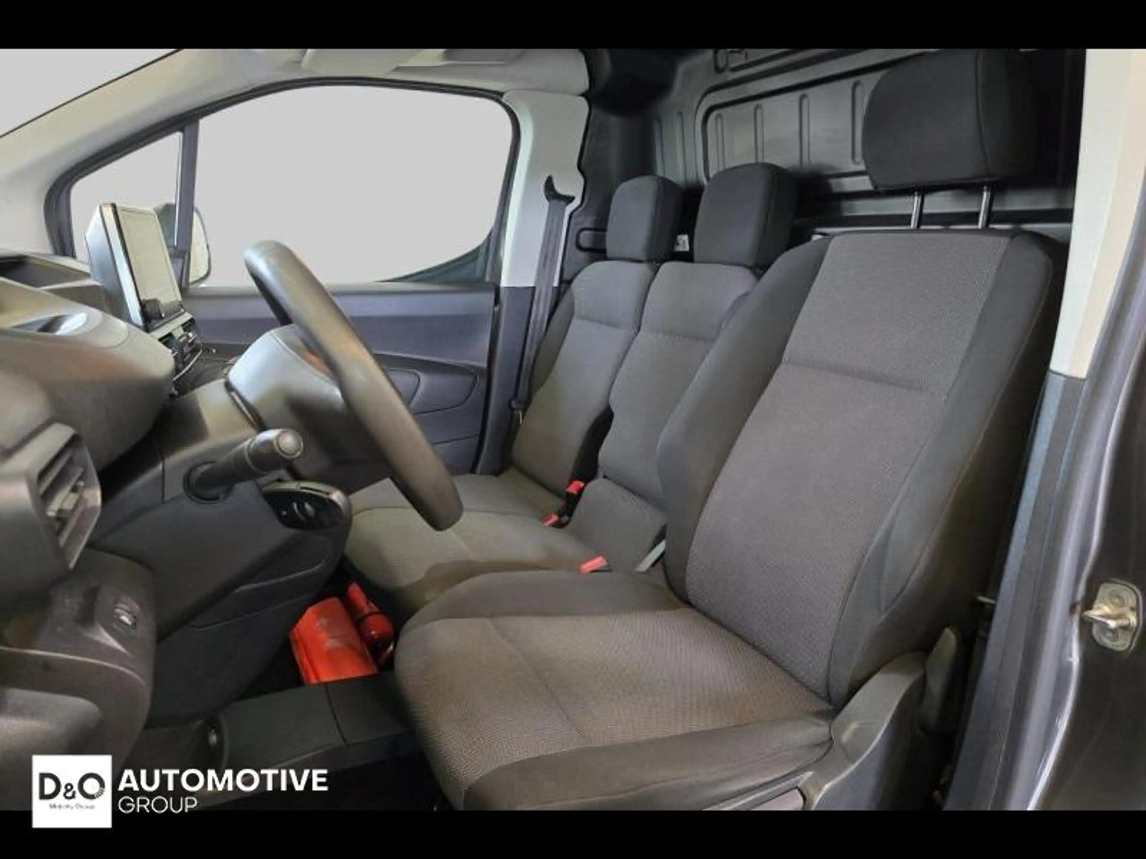 Peugeot Partner Premium trekhaak 3-zit — photo 9