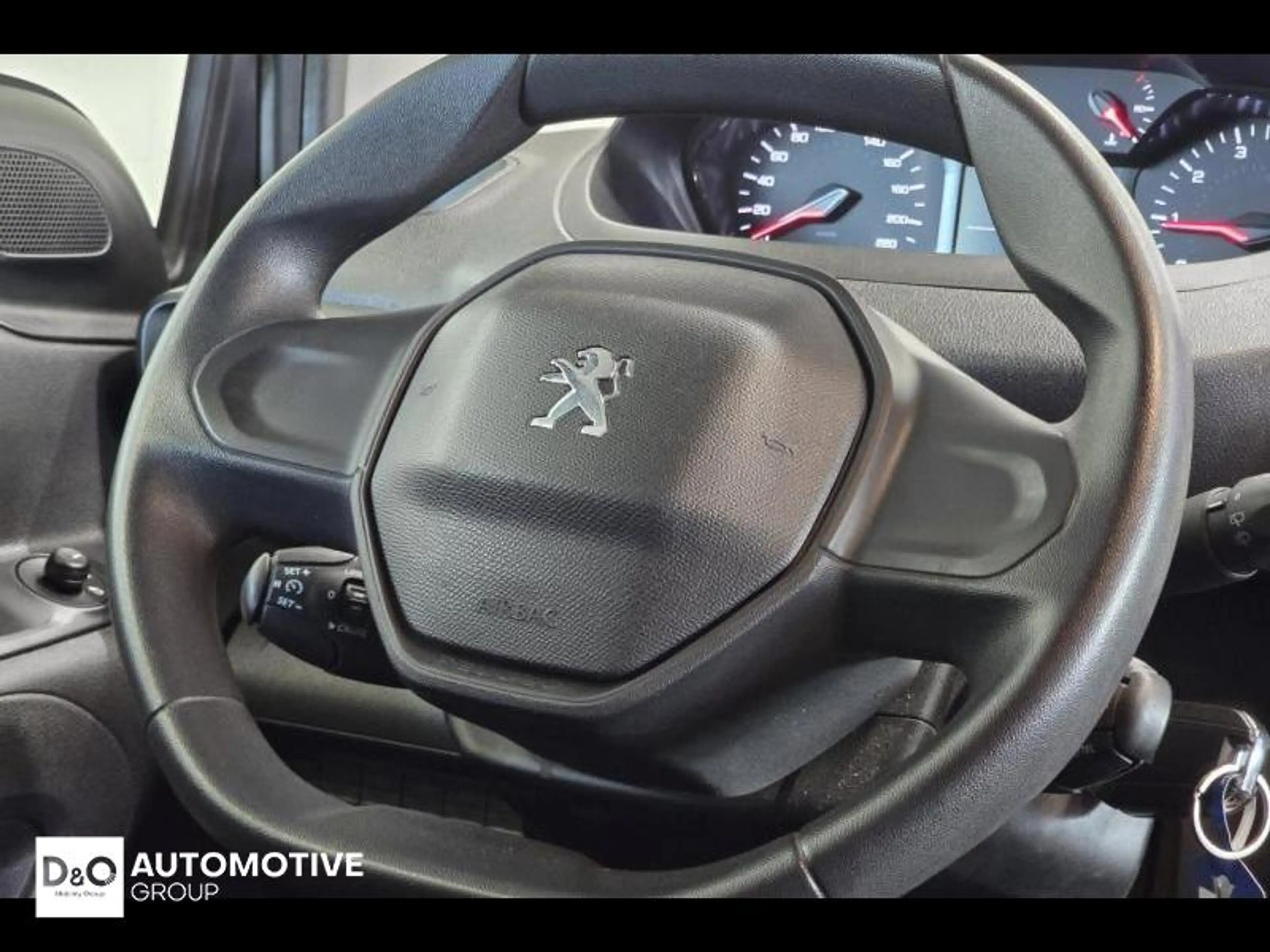 Peugeot Partner Premium trekhaak 3-zit — photo 10