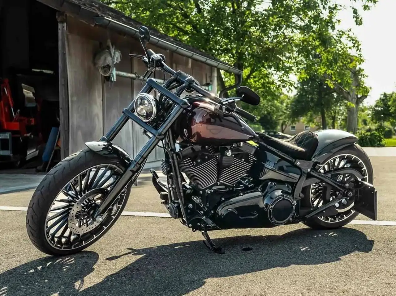 Harley-Davidson Breakout