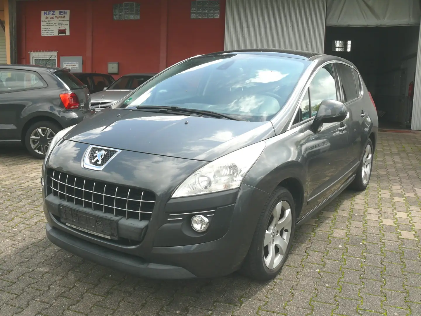 Peugeot 3008 Premium Grau - 2