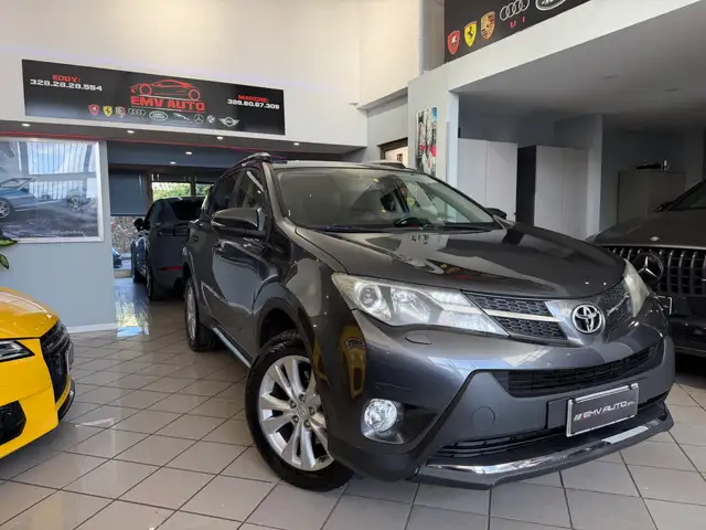 Toyota RAV4 RAV4 2.0 D-4D 4WD Lounge White Ed.